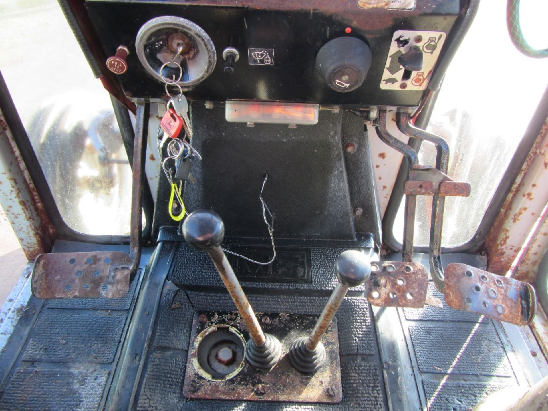 Massey Ferguson 590 Tractor c/w 2 Door Cab & Wide Back Wheels. No V5. 4800 hrs. Reg. No. HAN 433W - Image 14 of 17