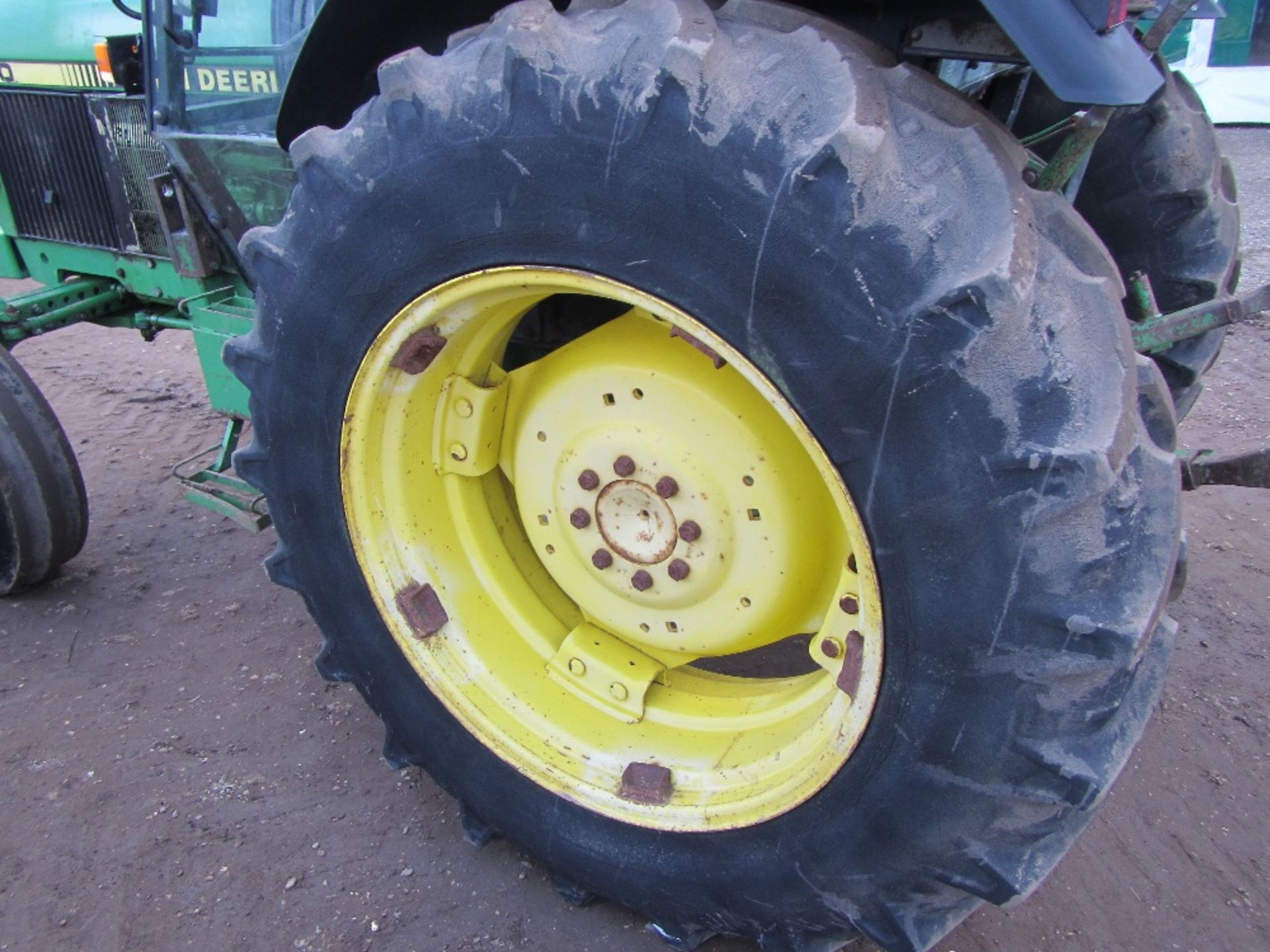 John Deere 2650 2wd Tractor c/w MC1 Cab. First Registered 15/8/1990. Reg. No. f399 gra Ser No - Image 10 of 16