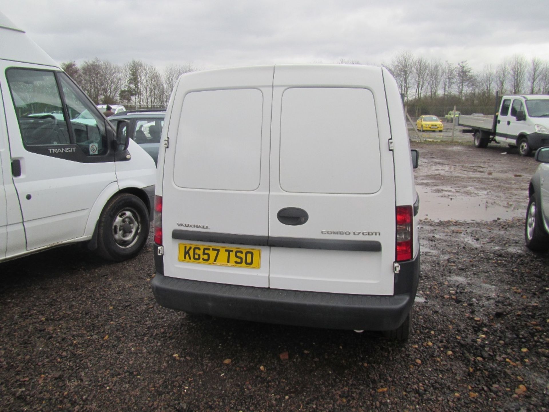 2007 Vauxhall Combo CDTI 1.7 Diesel MOT till Aug 2017 Reg. No. KG57 TSO - Image 5 of 6