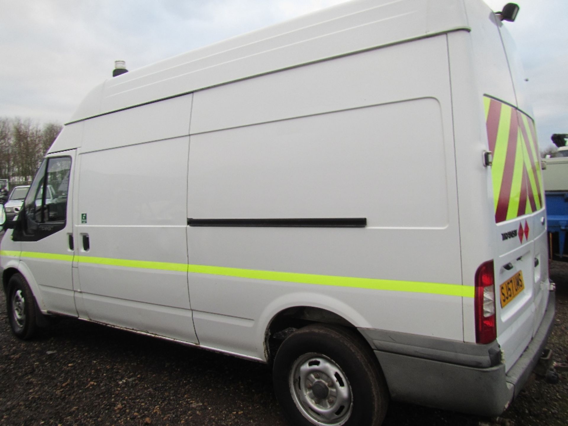 Ford Transit 350 LWB HR Panel Van. Reg Docs will be supplied. Mileage: 124,523. MOT till 20/8/17. - Image 5 of 5