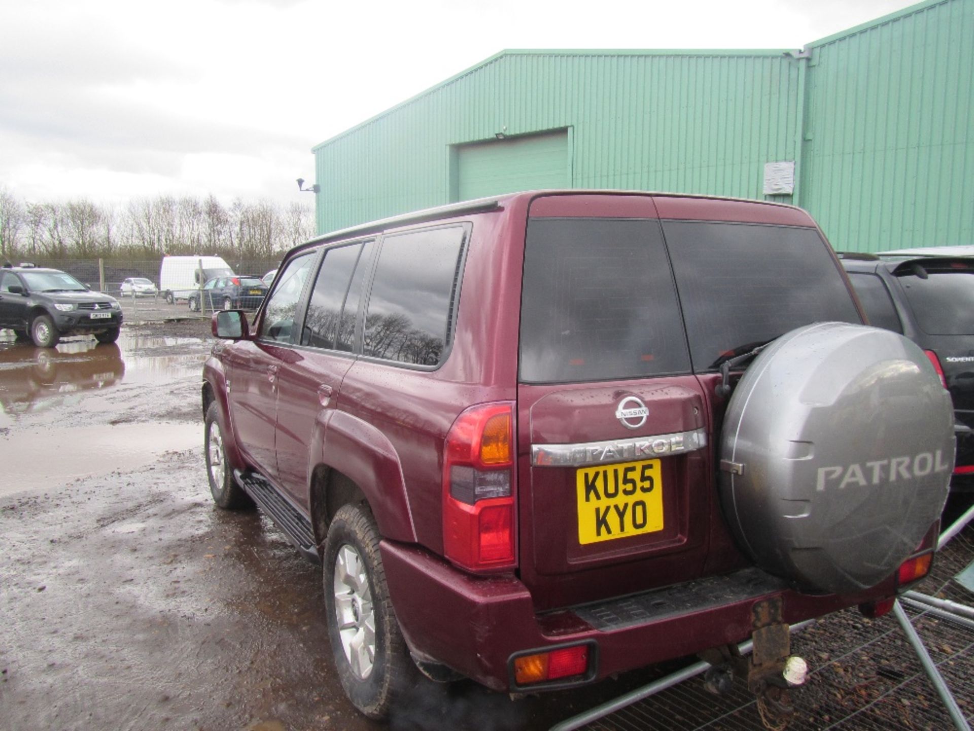 Nissan Patrol SVE 5 Door Reg. No. KU55 KYO - Image 7 of 7