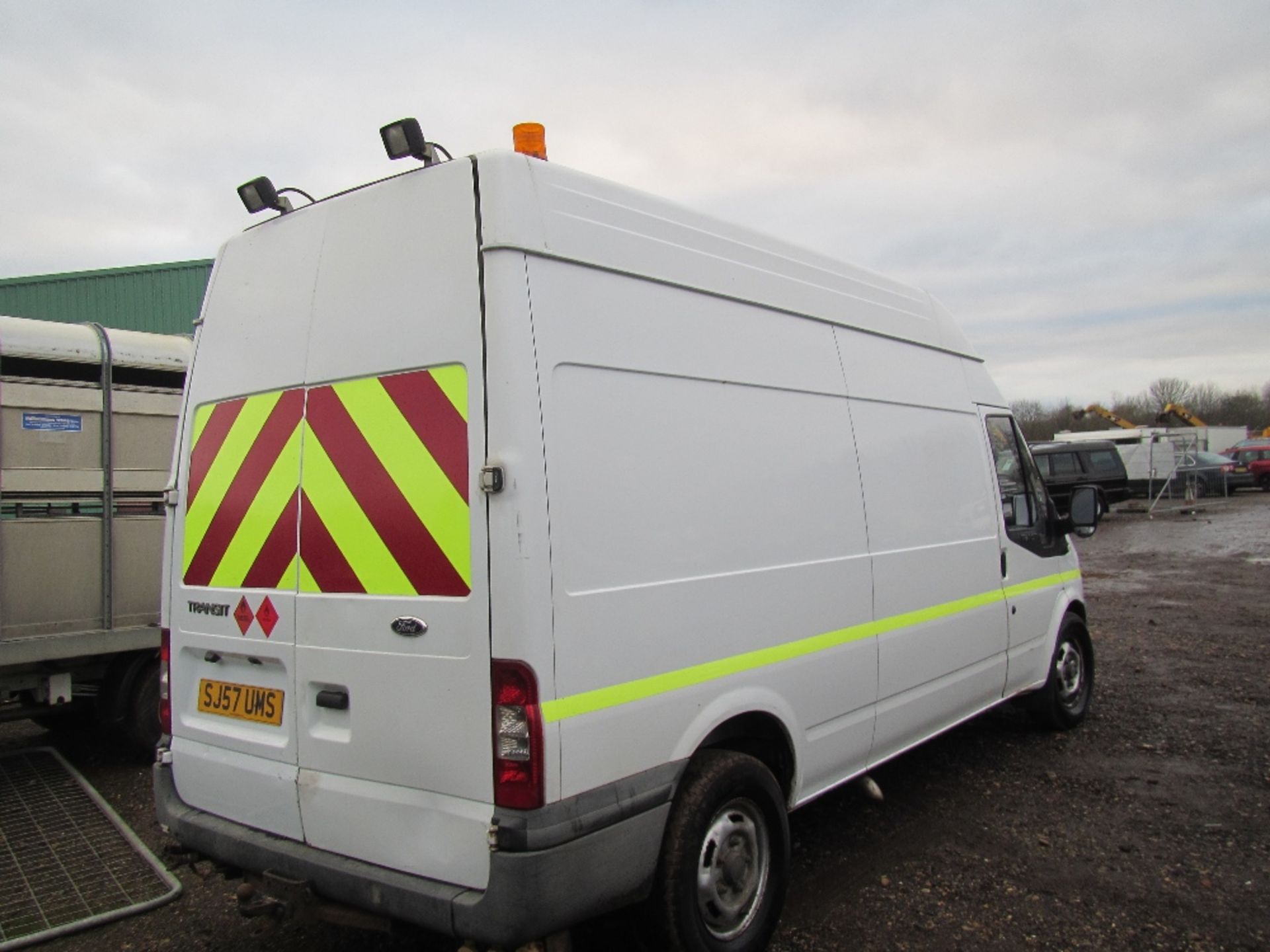 Ford Transit 350 LWB HR Panel Van. Reg Docs will be supplied. Mileage: 124,523. MOT till 20/8/17. - Image 4 of 5