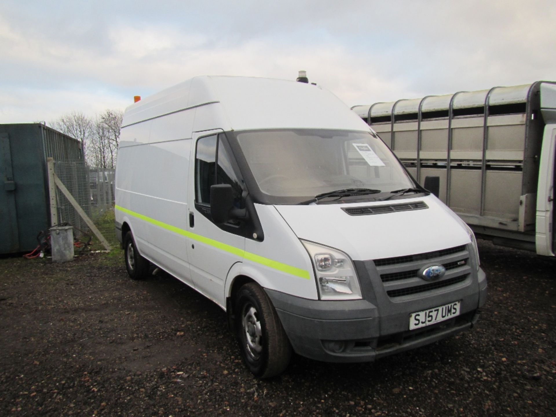 Ford Transit 350 LWB HR Panel Van. Reg Docs will be supplied. Mileage: 124,523. MOT till 20/8/17. - Image 3 of 5