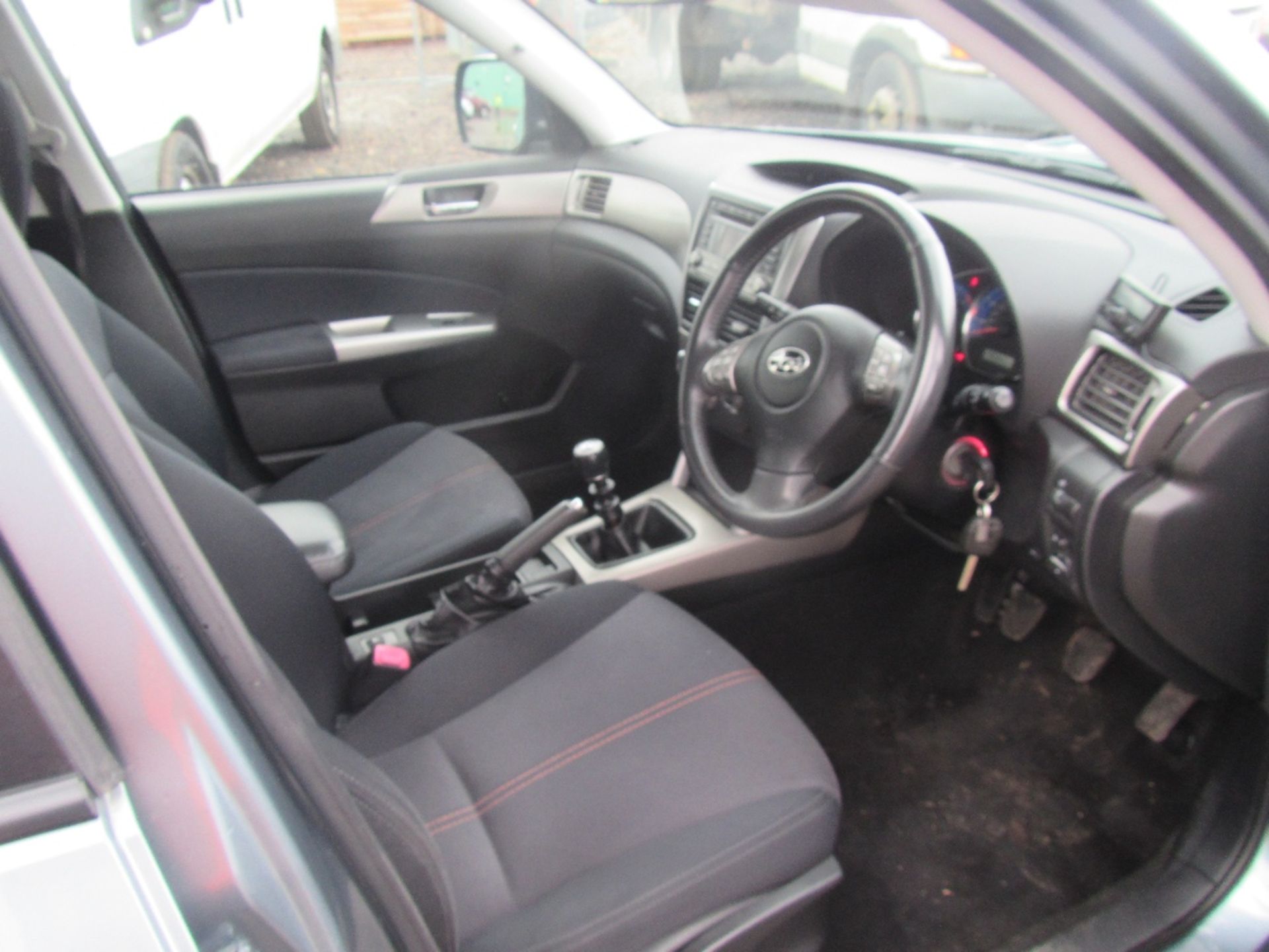 2009 Subaru Forester XC 4wd. 1 owner. Mileage: 111,000. MOT till 21/1/18 - Image 4 of 7