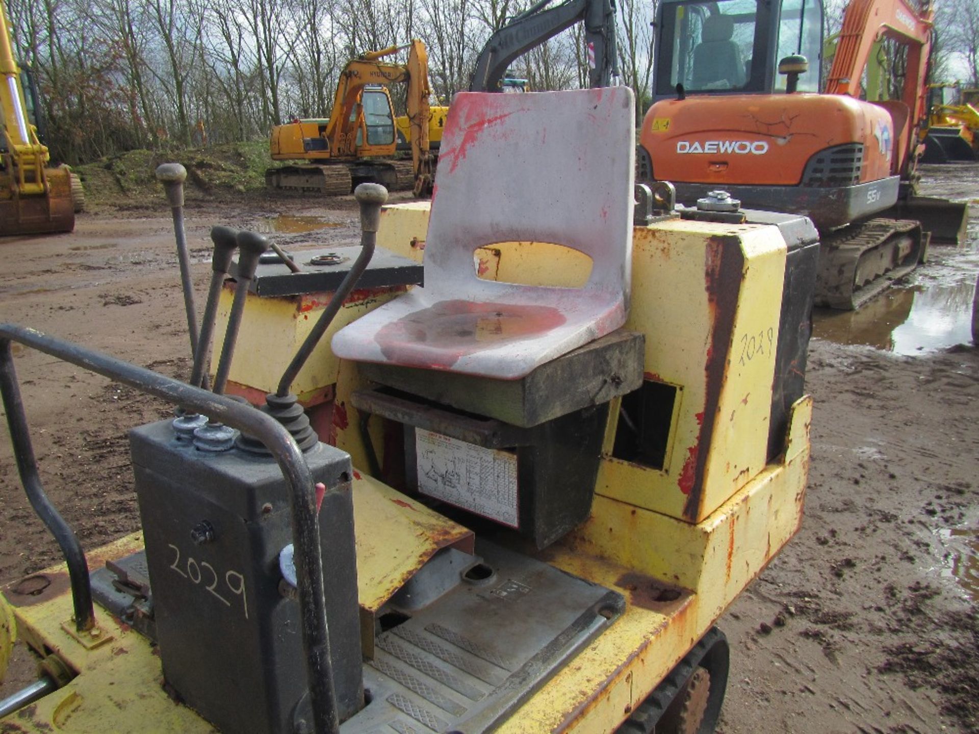 Cat 1.2 Ton Mini Digger c/w Bucket - Image 5 of 7