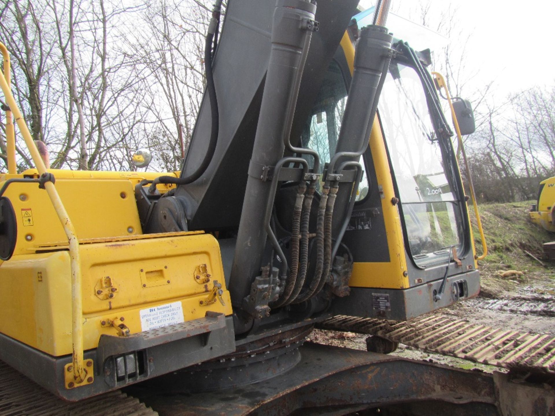 Volvo EC210 Excavator c/w 1 Bucket & Key Ser No EC210BLCV10388 - Image 6 of 8