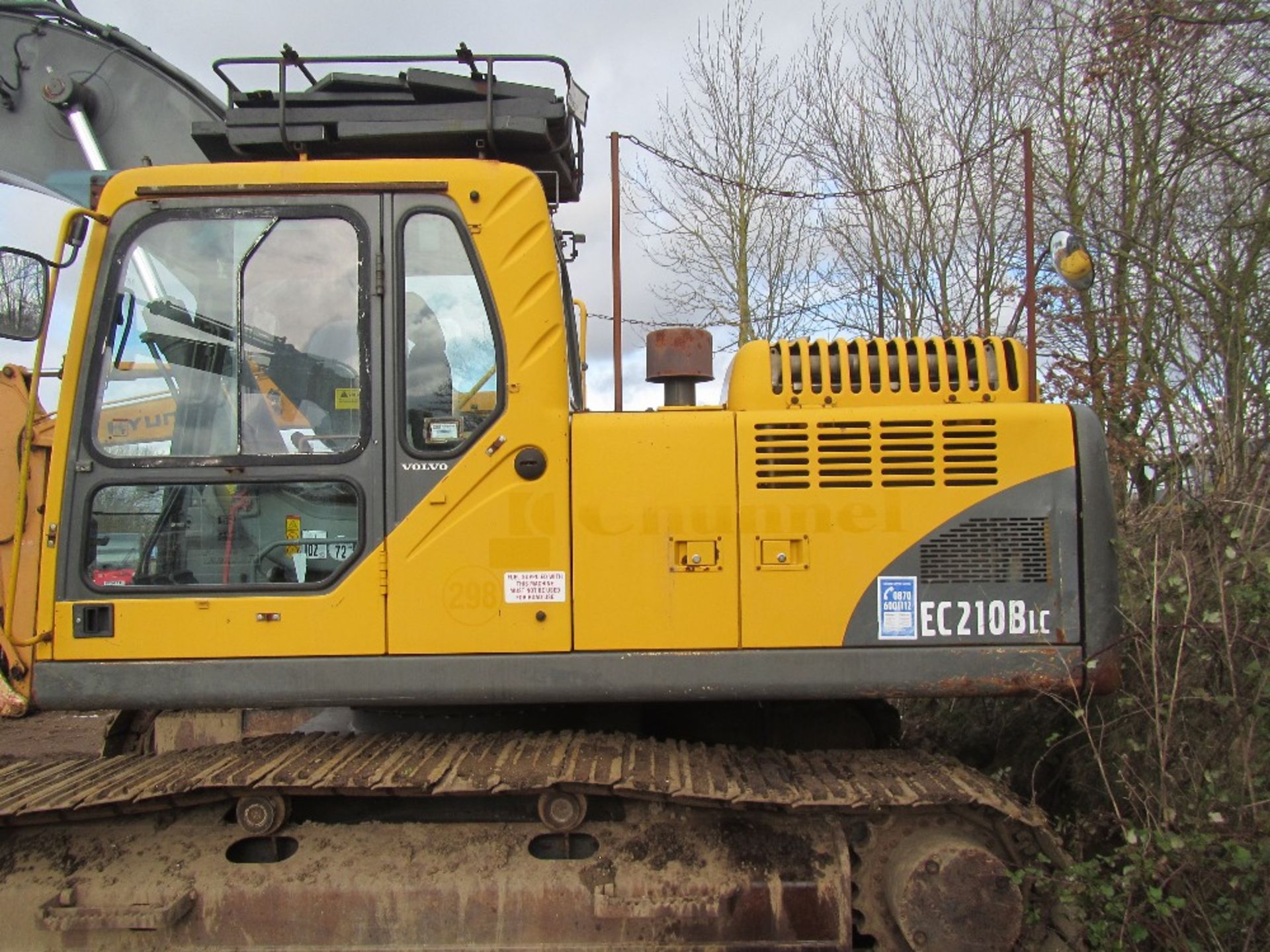 Volvo EC210 Excavator c/w 1 Bucket & Key Ser No EC210BLCV10388 - Image 4 of 8