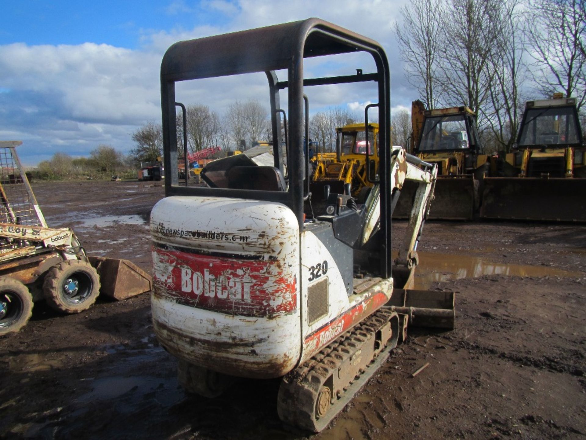 Bobcat 320 Mini Digger - Image 4 of 5