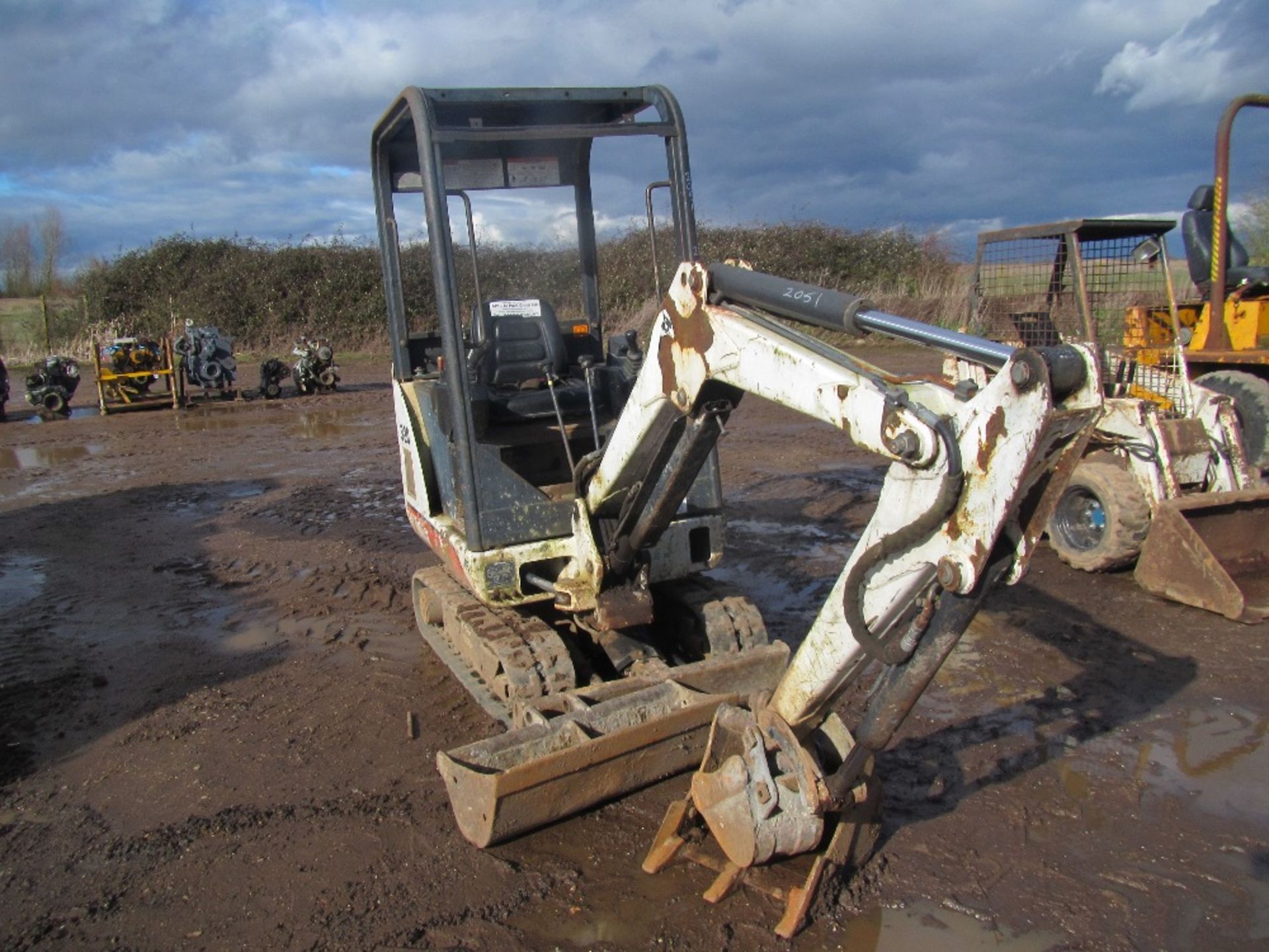 Bobcat 320 Mini Digger - Image 2 of 5