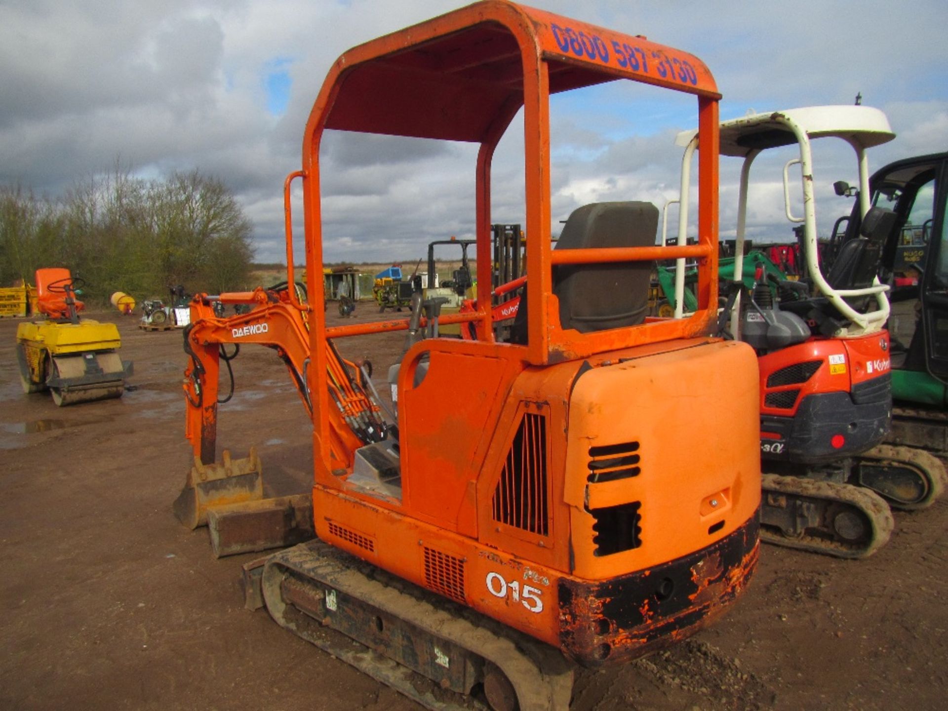 2004 Daewoo 015 Mini Digger Ser. No. 20097 - Image 4 of 6