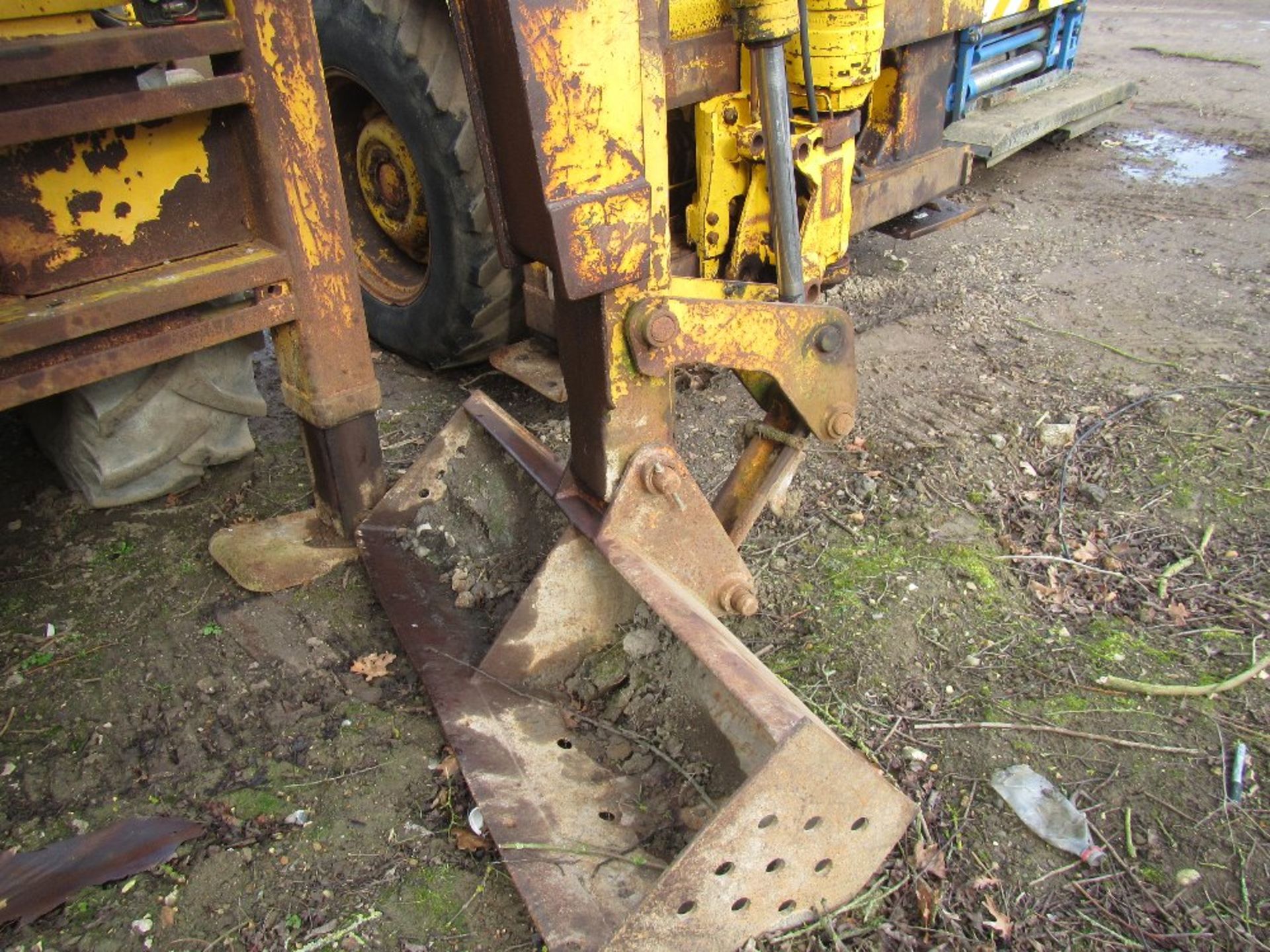 JCB 3CX 4wd Sitemaster Digger c/w Black Cab, 4 in 1 Extradig, Perkins Engine Ser. No. 312838 - Image 5 of 8