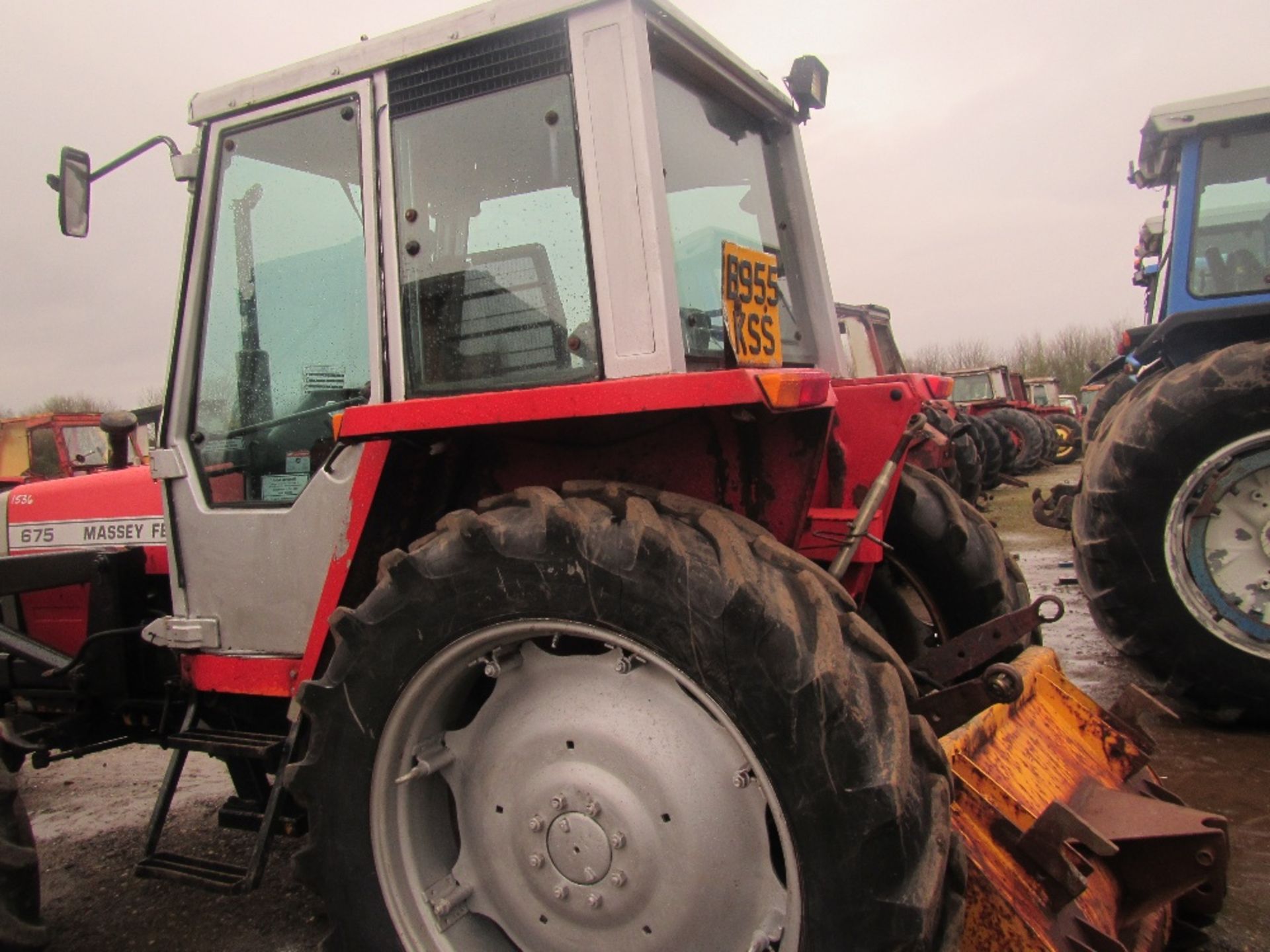 Massey Ferguson 675 2wd Tractor c/w Loader Reg No B955 KSS Ser No T174008 - Bild 6 aus 7