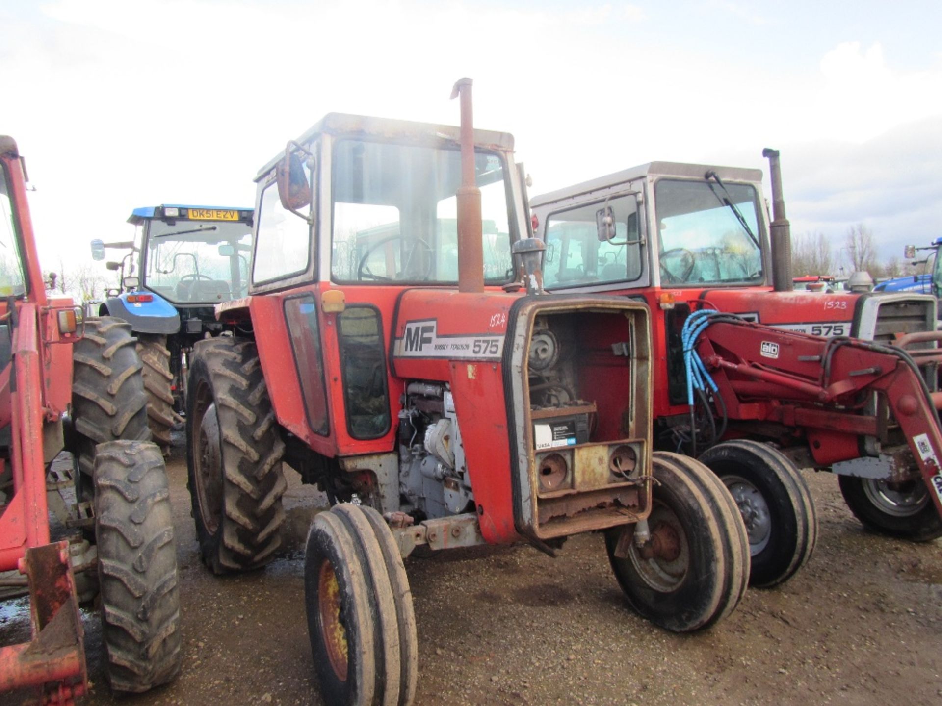 Massey Ferguson 575 Tractor - Image 3 of 5