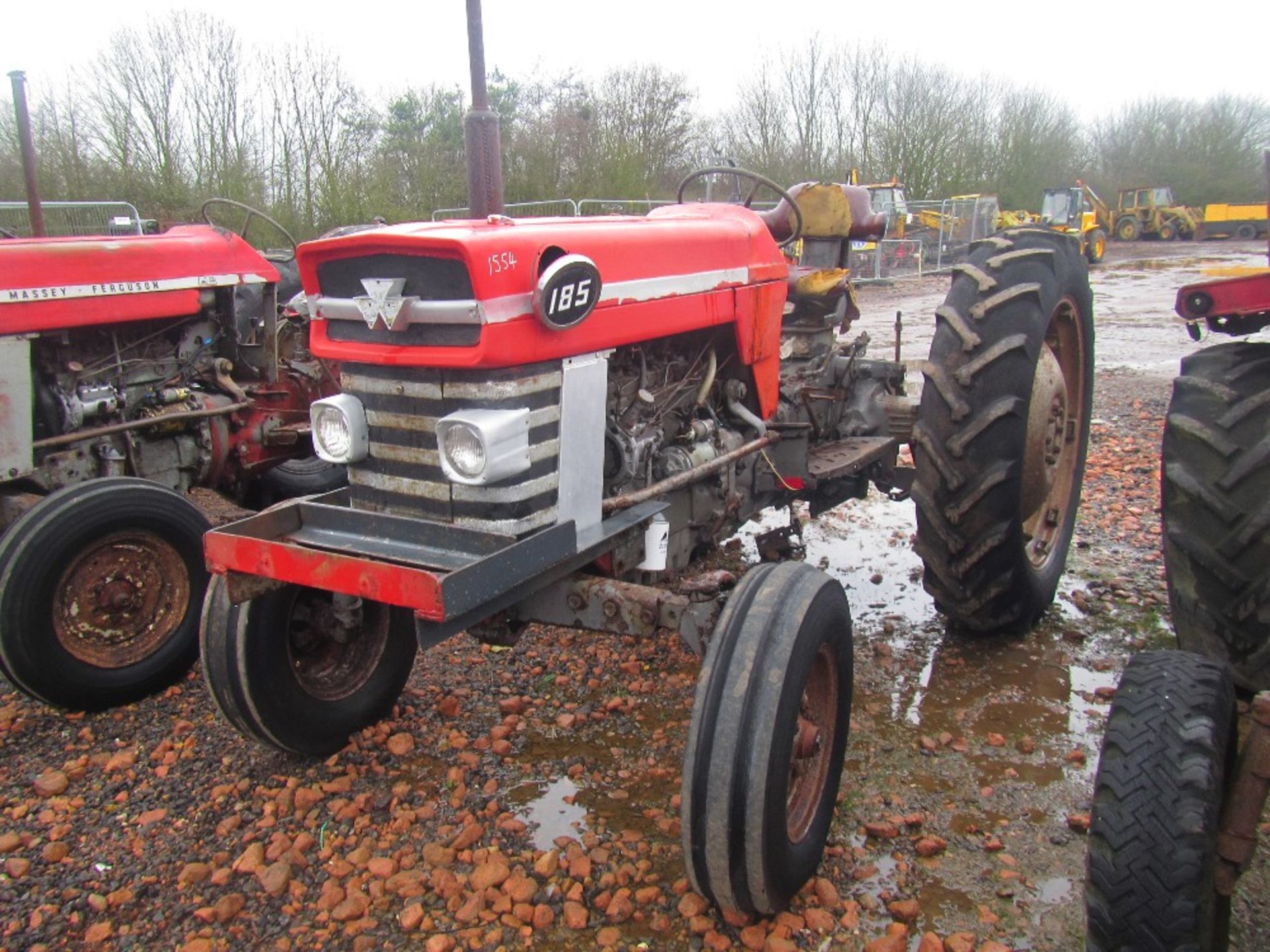 Massey Ferguson 185 Tractor c/w 4 Bolt Pump