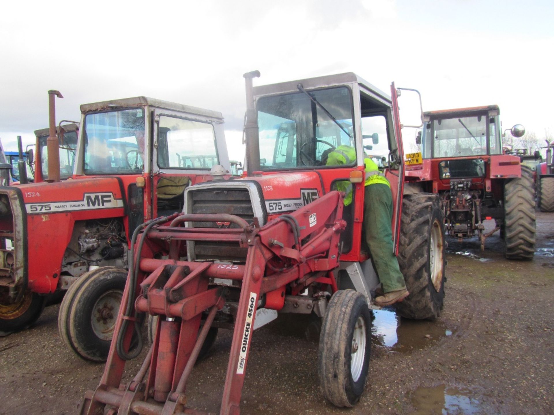 Massey Ferguson 575 Tractor - Image 3 of 6