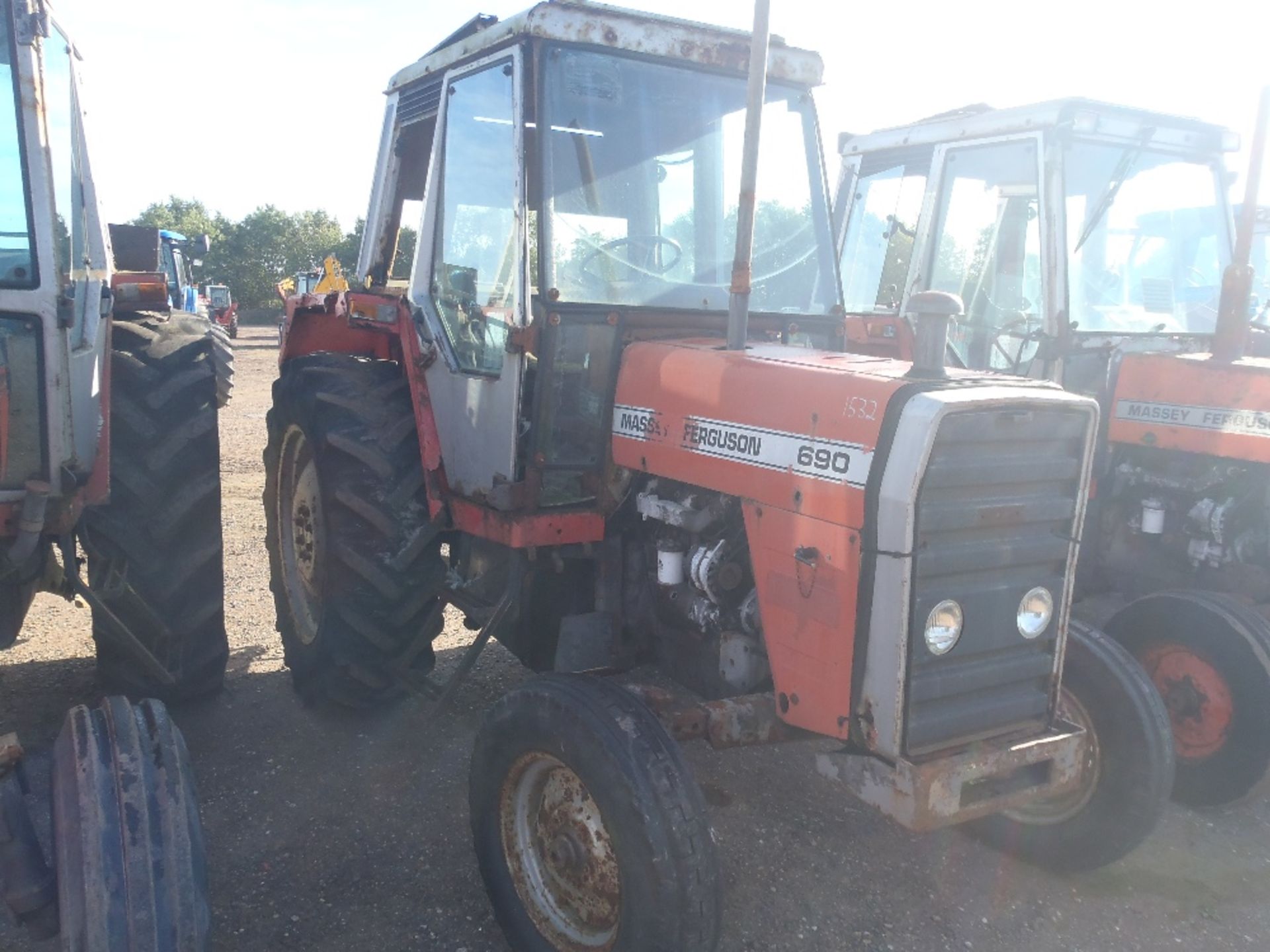 Massey Ferguson 690 Tractor. Ser. No. K228032 - Image 2 of 7