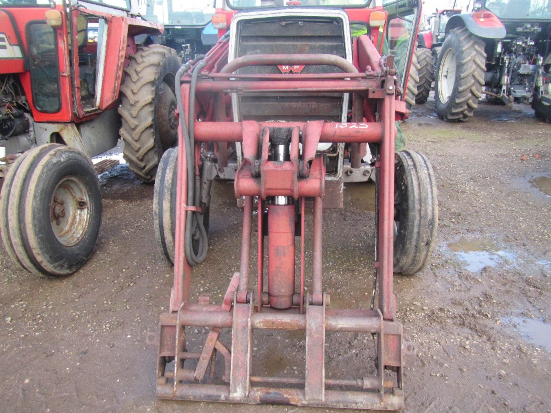 Massey Ferguson 575 Tractor - Image 2 of 6