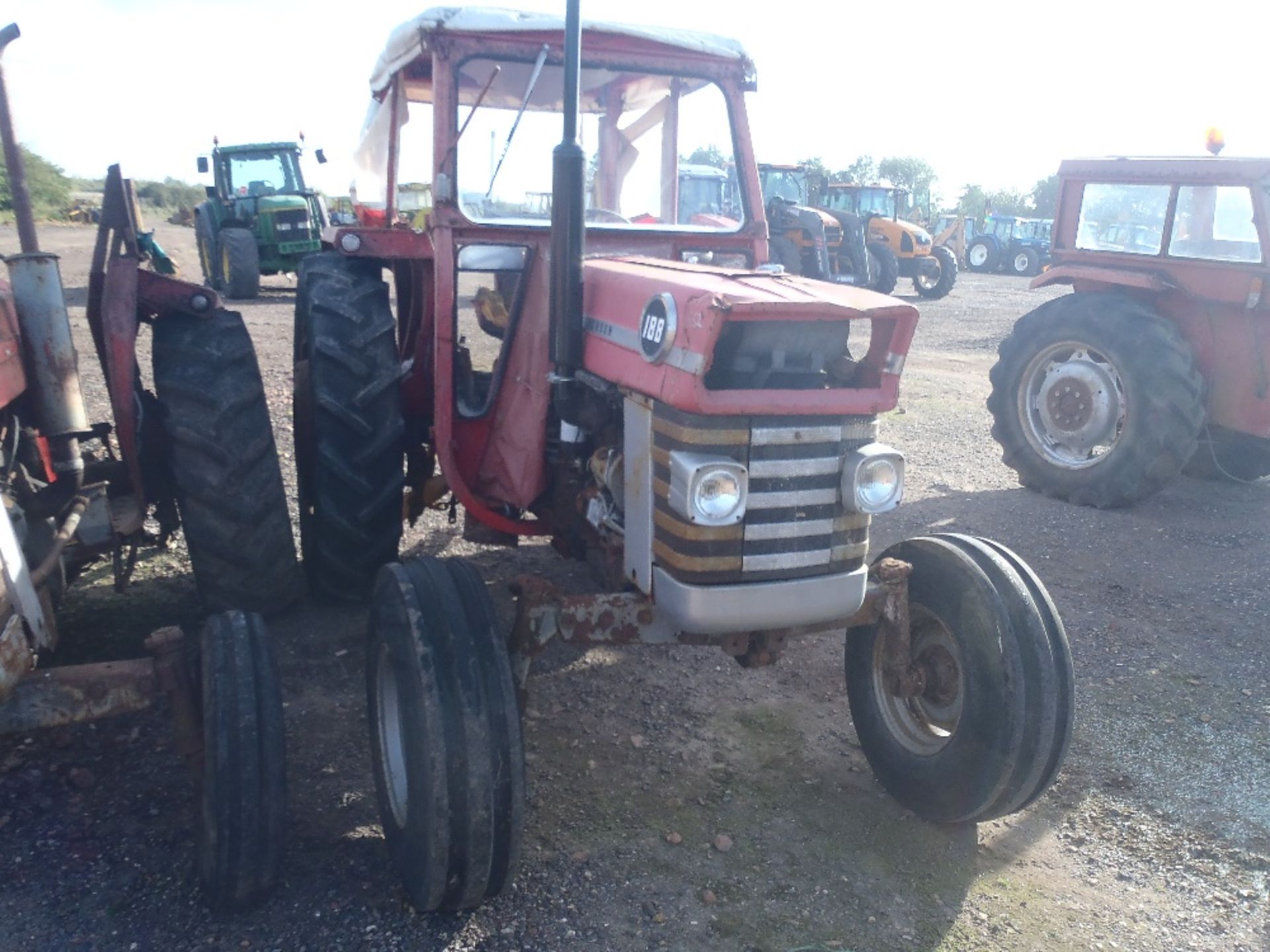 Massey Ferguson 188 Tractor c/w 4 Bolt Lift Pump. Ser. No. 355601 - Image 2 of 7