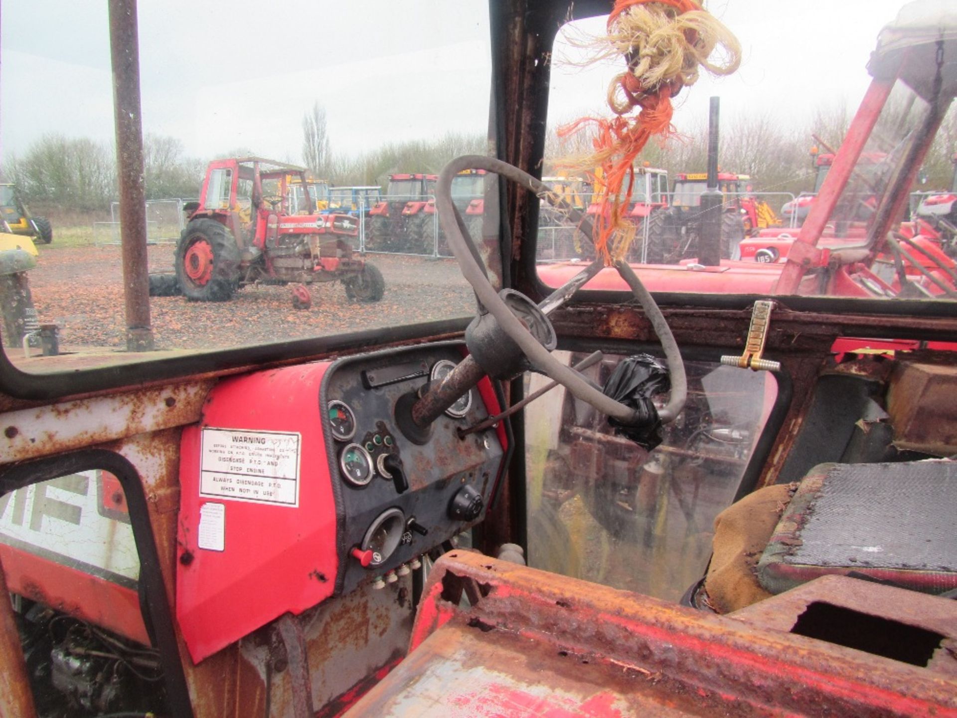 Massey Ferguson 565 2wd Tractor ser No 654694 - Image 6 of 6