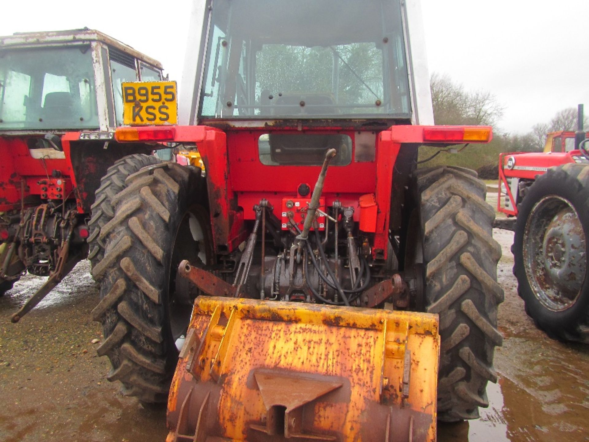 Massey Ferguson 675 2wd Tractor c/w Loader Reg No B955 KSS Ser No T174008 - Bild 5 aus 7