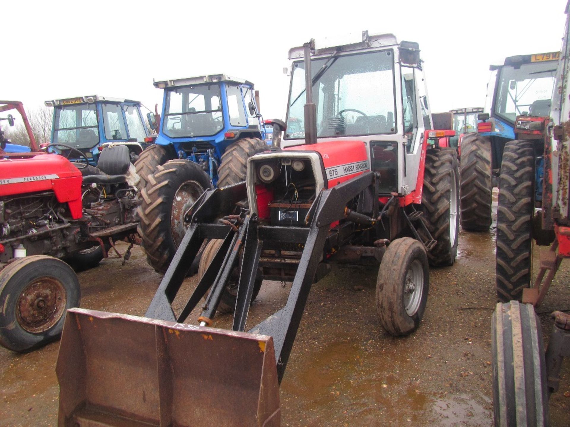 Massey Ferguson 675 2wd Tractor c/w Loader Reg No B955 KSS Ser No T174008