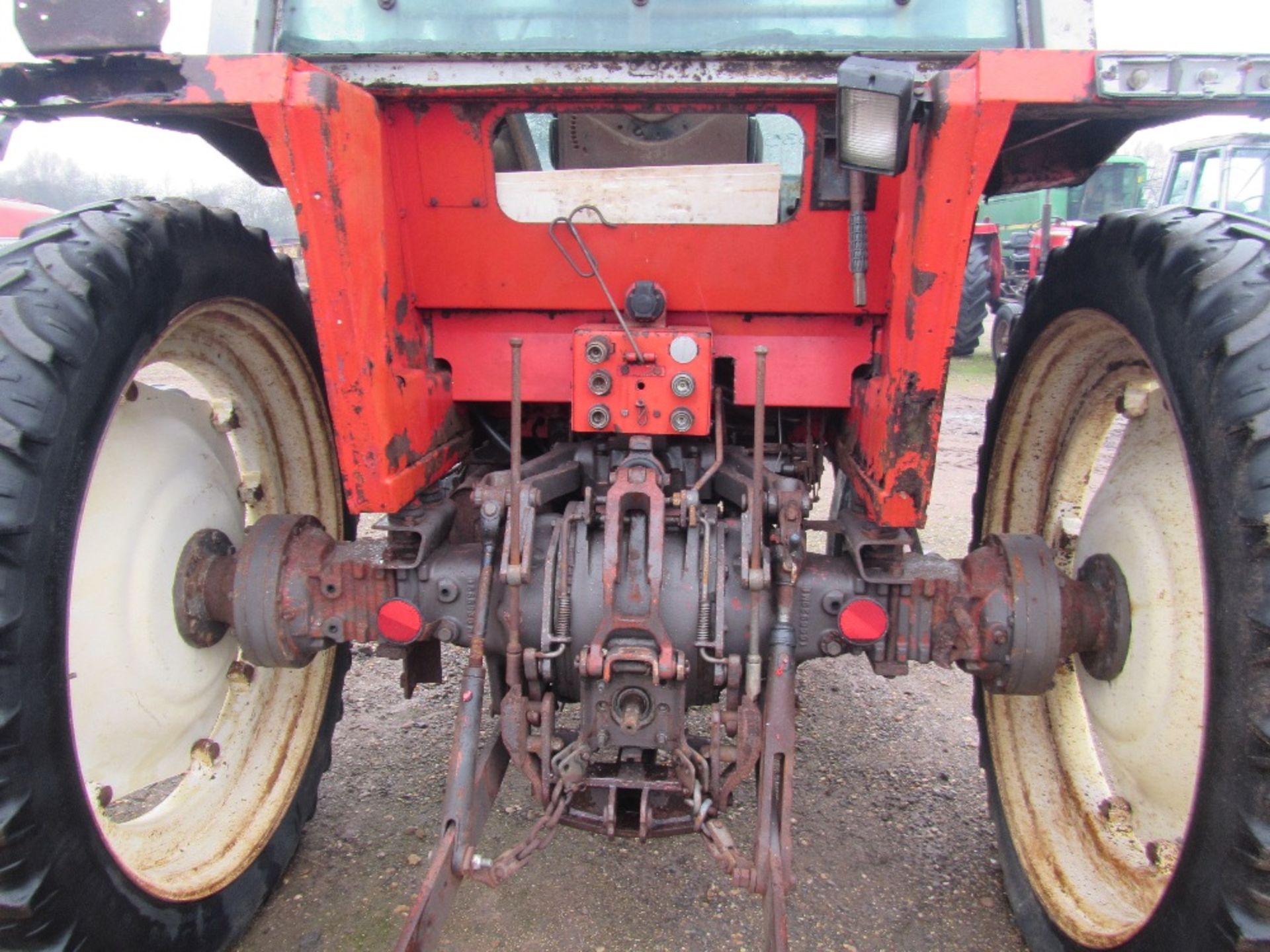 Massey Ferguson 675 Tractor - Image 4 of 5