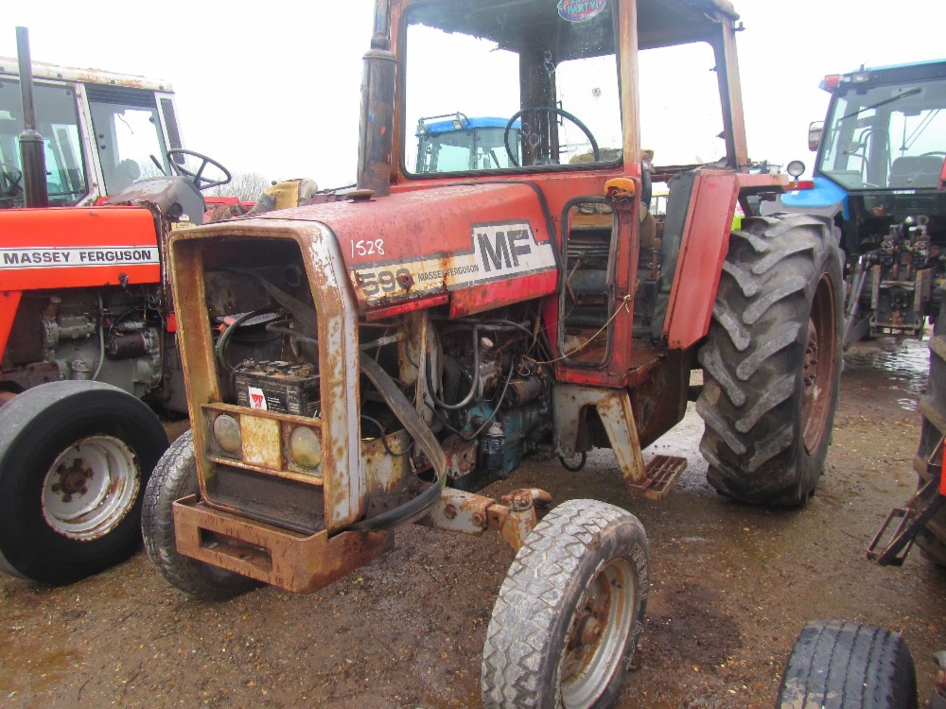 Massey Ferguson 590 Tractor reg No TFF 90T