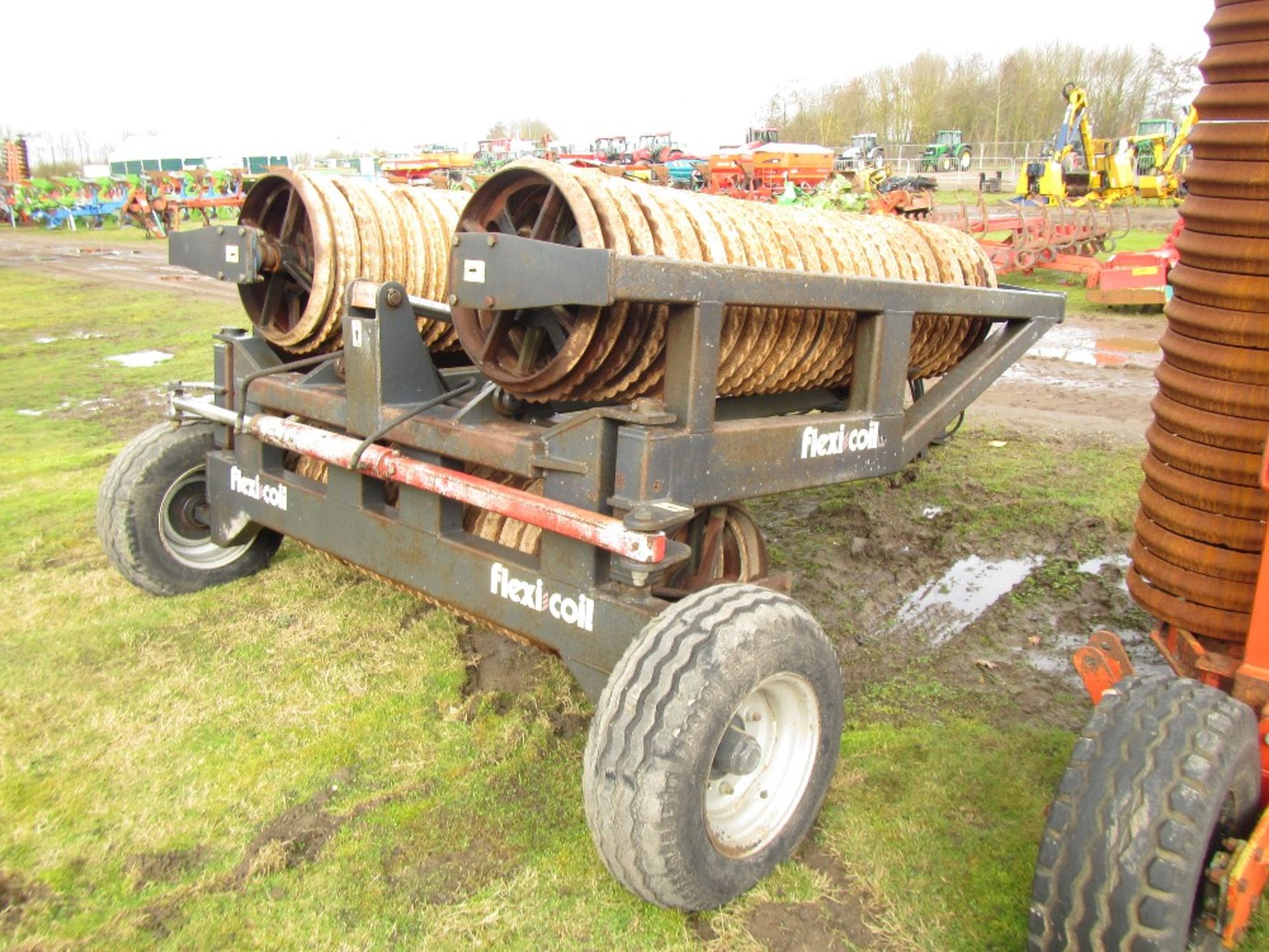 Set Flexi Coil 6.2m Trailed Folding Rollers - Image 2 of 5
