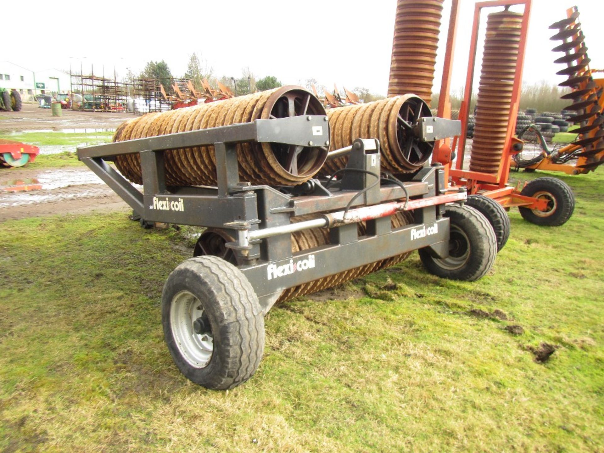 Set Flexi Coil 6.2m Trailed Folding Rollers - Image 4 of 5