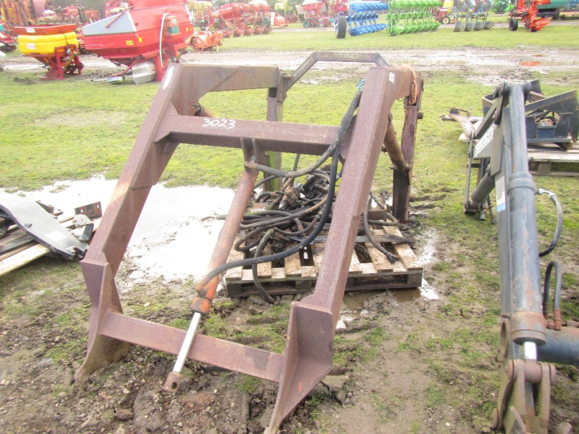 Tractor Fronted Loader - Image 4 of 4