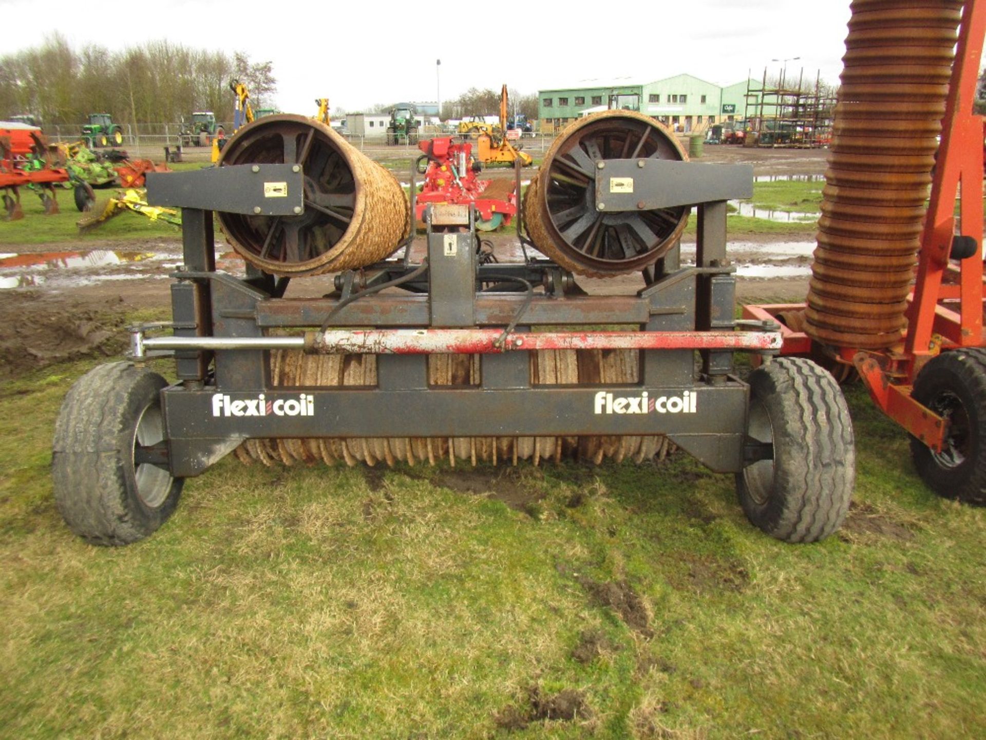 Set Flexi Coil 6.2m Trailed Folding Rollers - Image 3 of 5