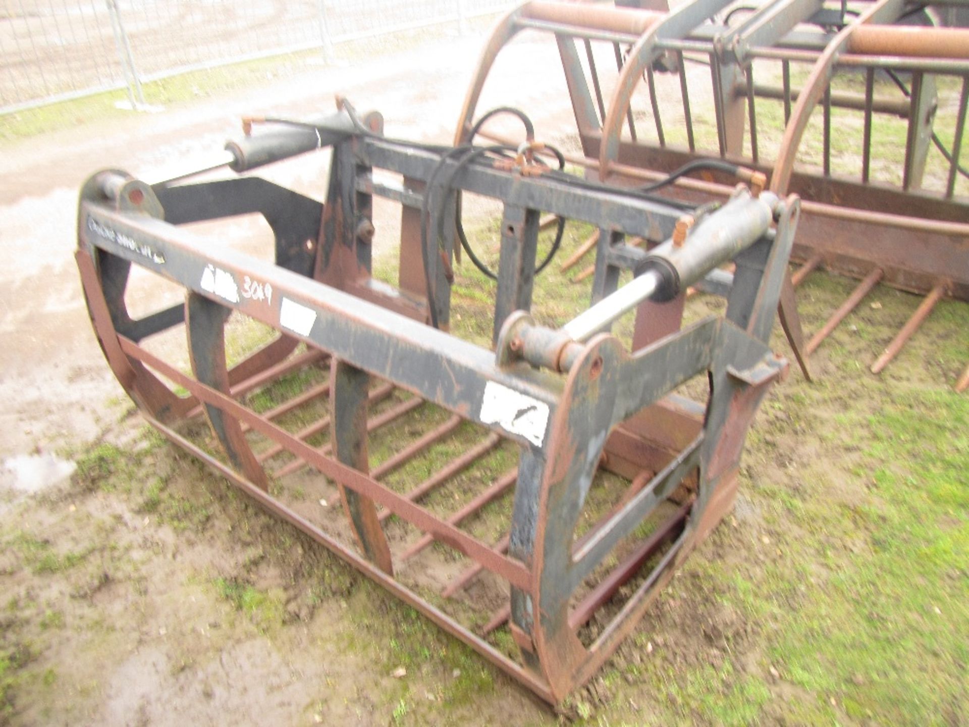 Quicke Muck Grab to fit Front Loader c/w Euro Brackets - Image 3 of 4