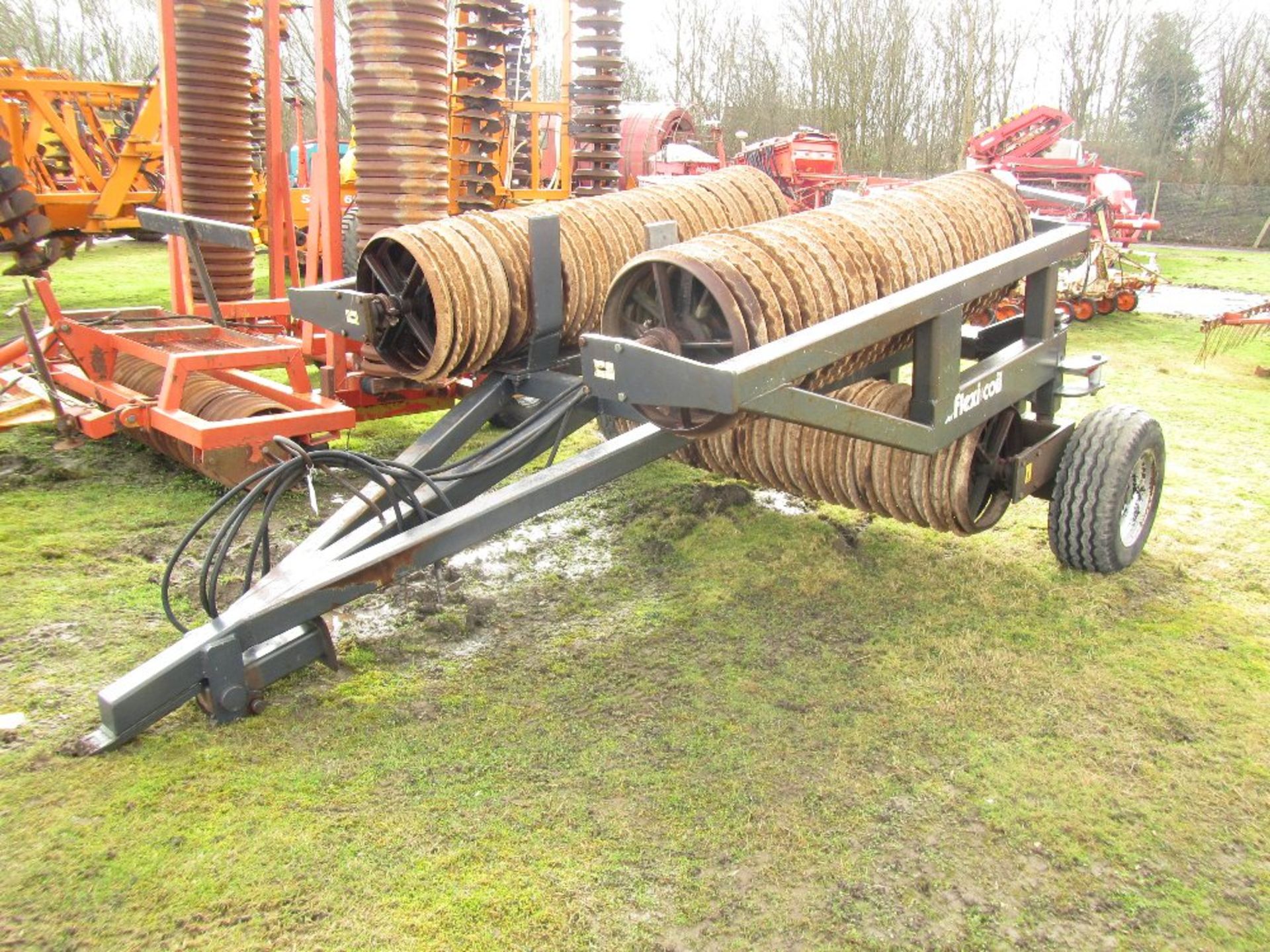 Set Flexi Coil 6.2m Trailed Folding Rollers - Image 5 of 5