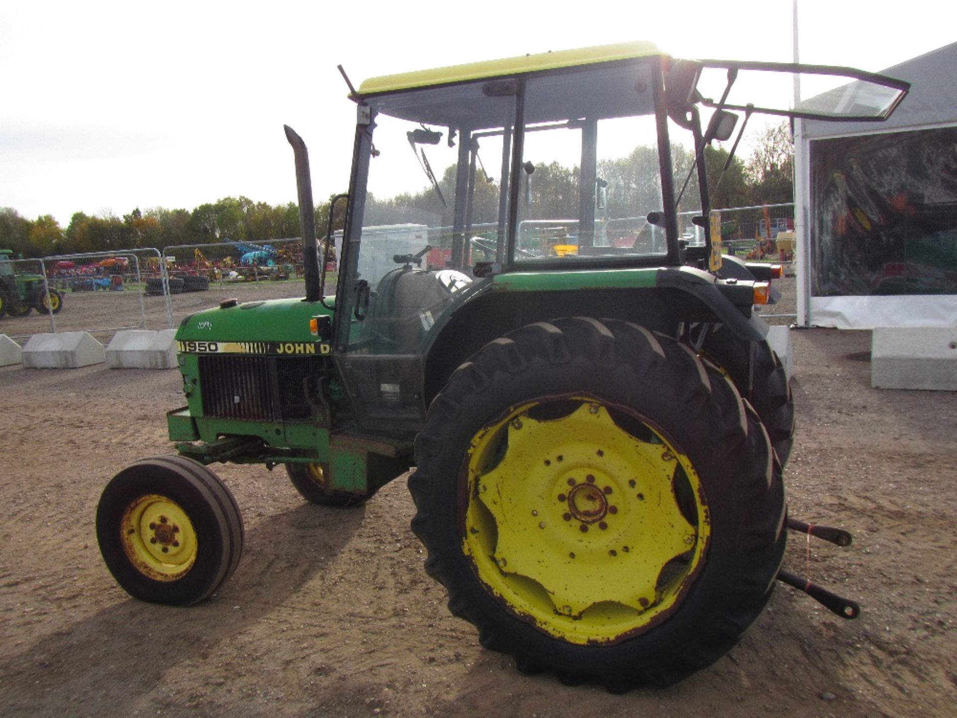 1989 John Deere 1950 2wd Tractor. Reg. No. A122 VFE Ser. No. 495017 - Bild 11 aus 18