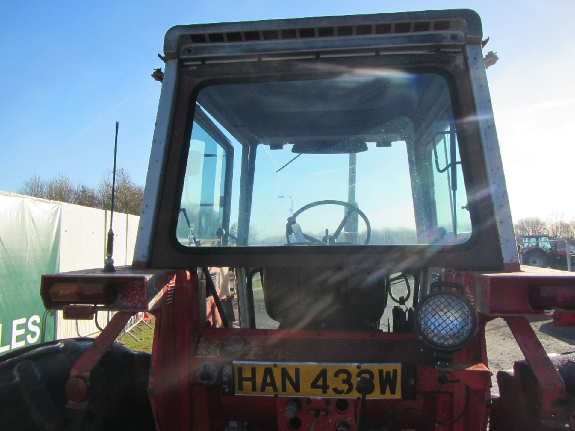 Massey Ferguson 590 Tractor c/w 2 Door Cab & Wide Back Wheels. No V5. 4800 hrs. Reg. No. HAN 433W - Bild 8 aus 17