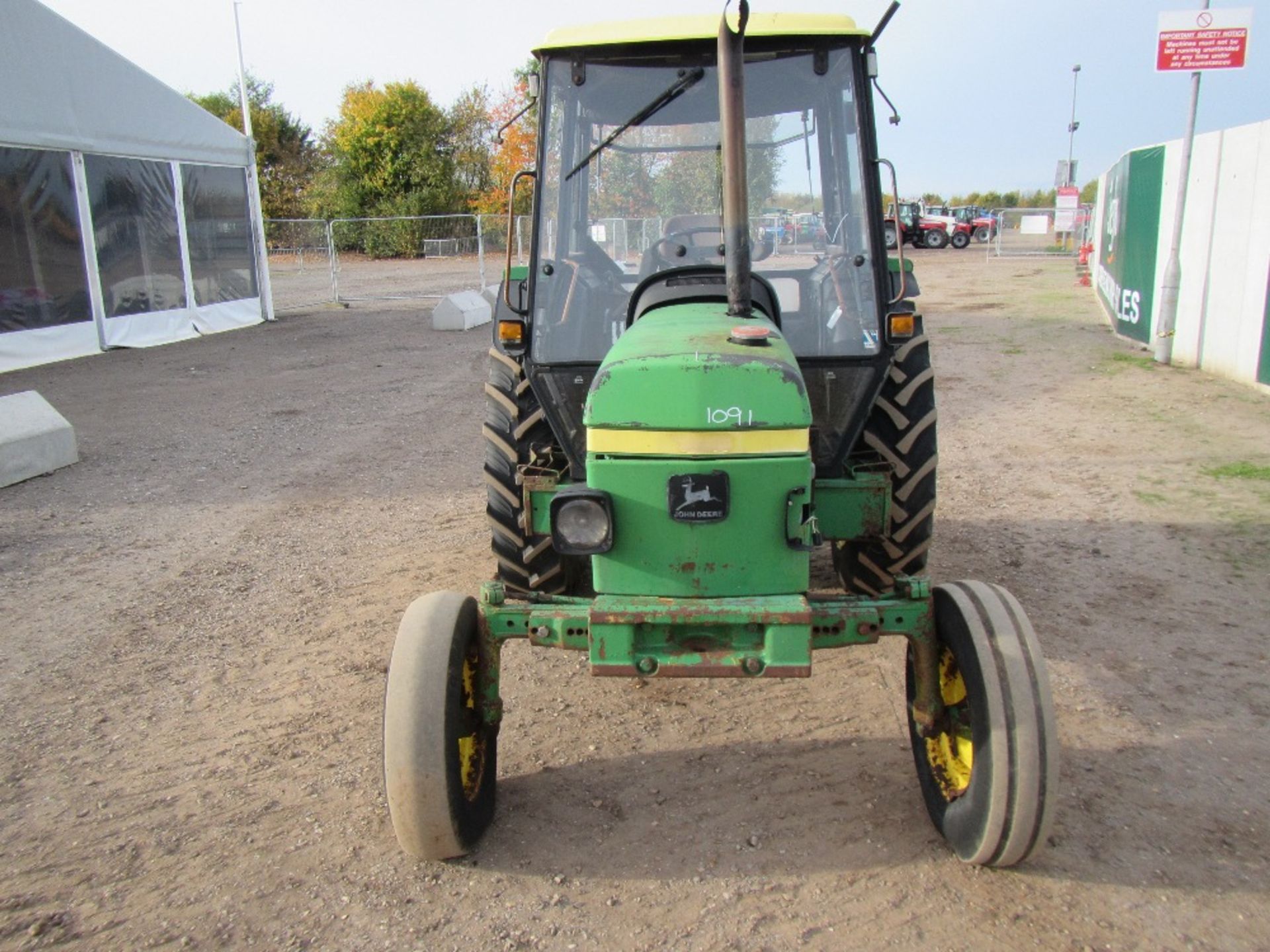 1989 John Deere 1950 2wd Tractor. Reg. No. A122 VFE Ser. No. 495017 - Bild 3 aus 18