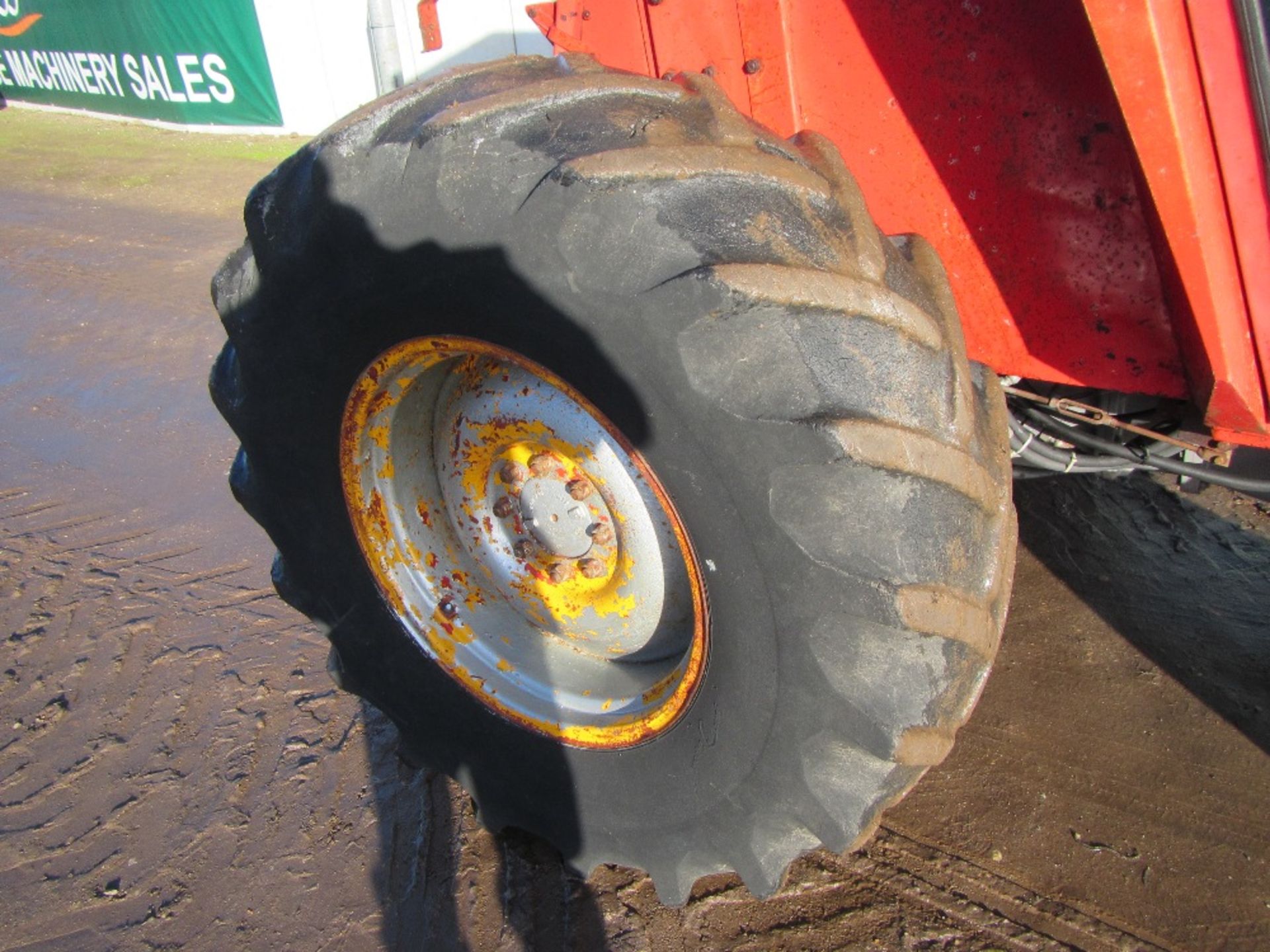 Massey Ferguson 590 Tractor c/w 2 Door Cab & Wide Back Wheels. No V5. 4800 hrs. Reg. No. HAN 433W - Bild 5 aus 17