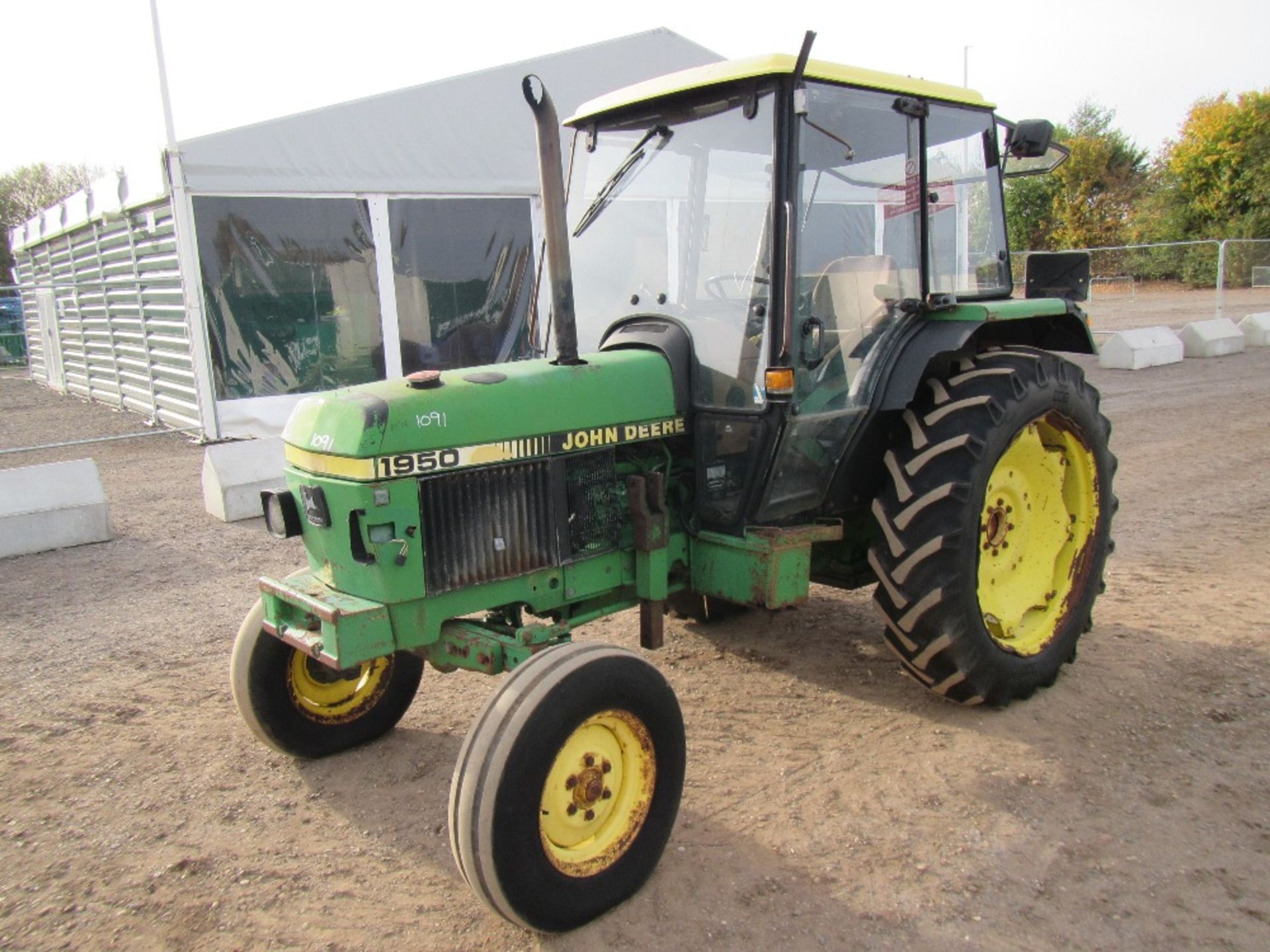 1989 John Deere 1950 2wd Tractor. Reg. No. A122 VFE Ser. No. 495017