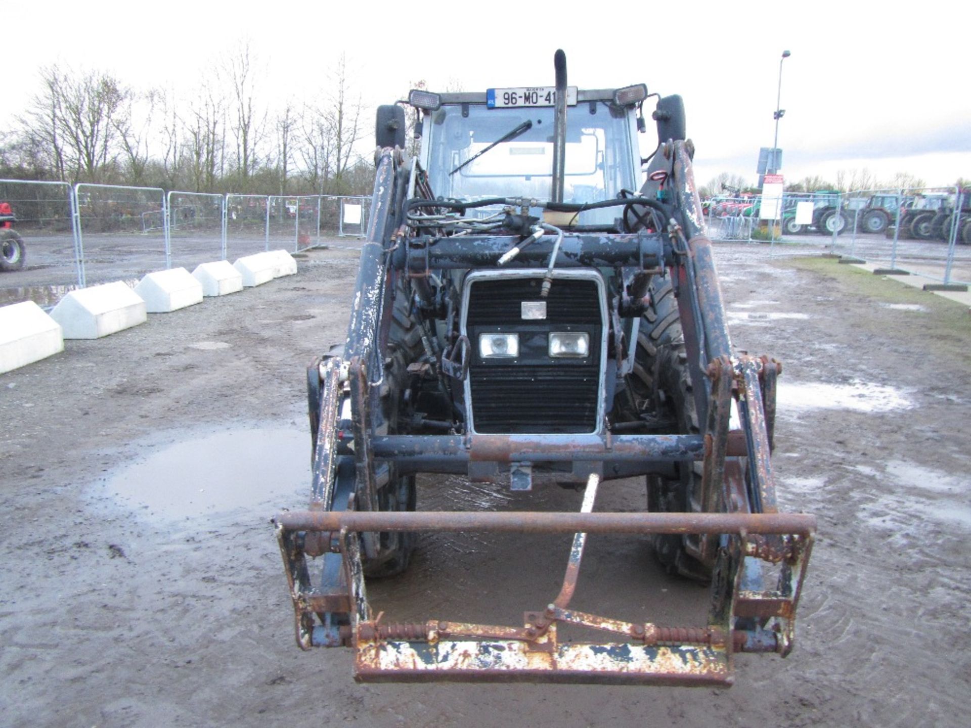 Massey Ferguson 390T 4wd Tractor c/w 12-12 Shuttle, Loader Reg. No. 96 MD 4151 - Bild 2 aus 11