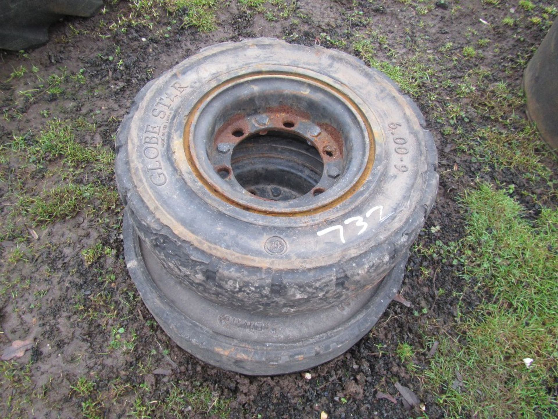 2no. 600x9 Solid Forklift Wheels & Tyres UNRESERVED LOT