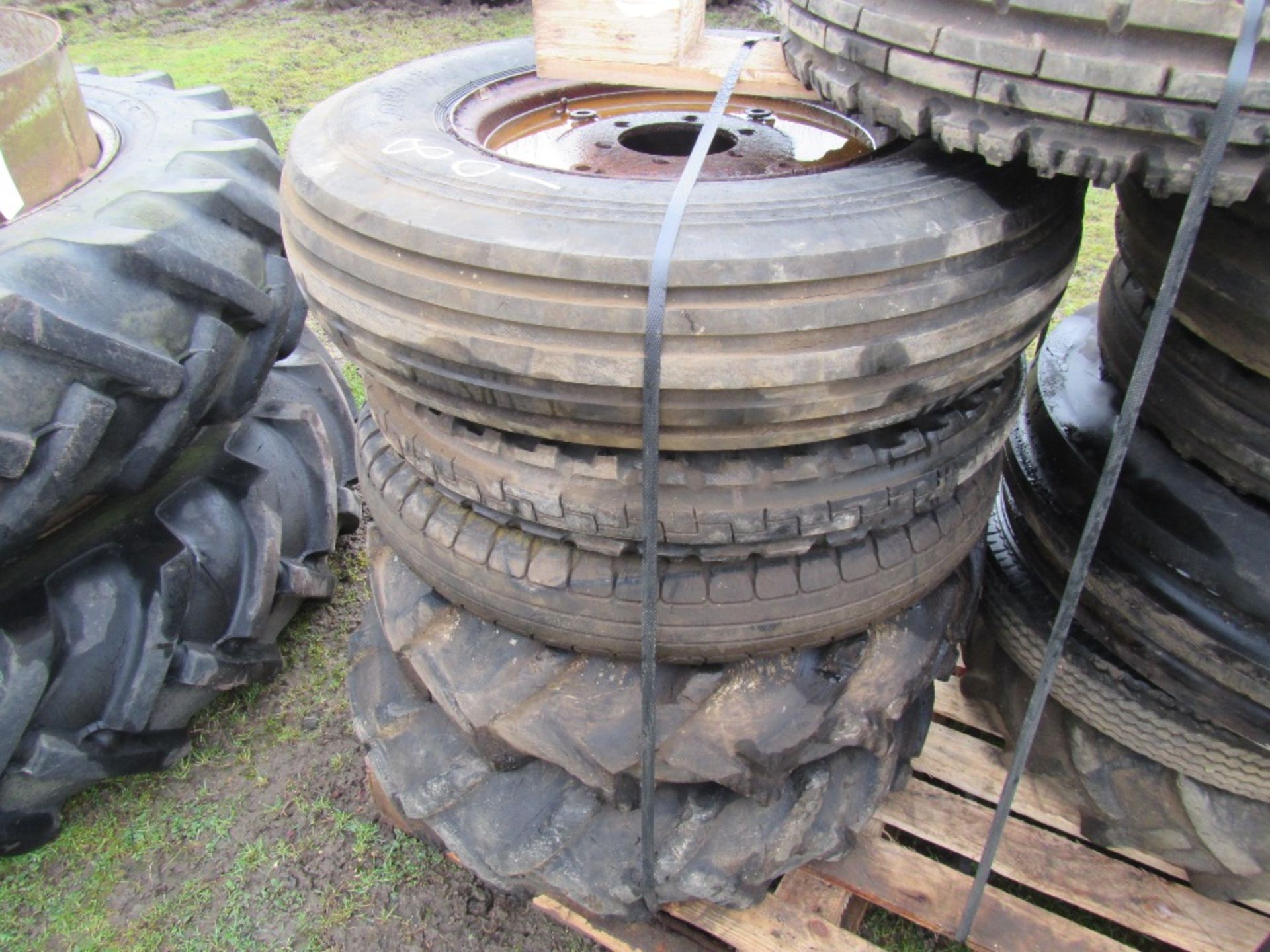 Pair Flotation 48/25/20 ex JD Front Changeable Centres - Image 2 of 2