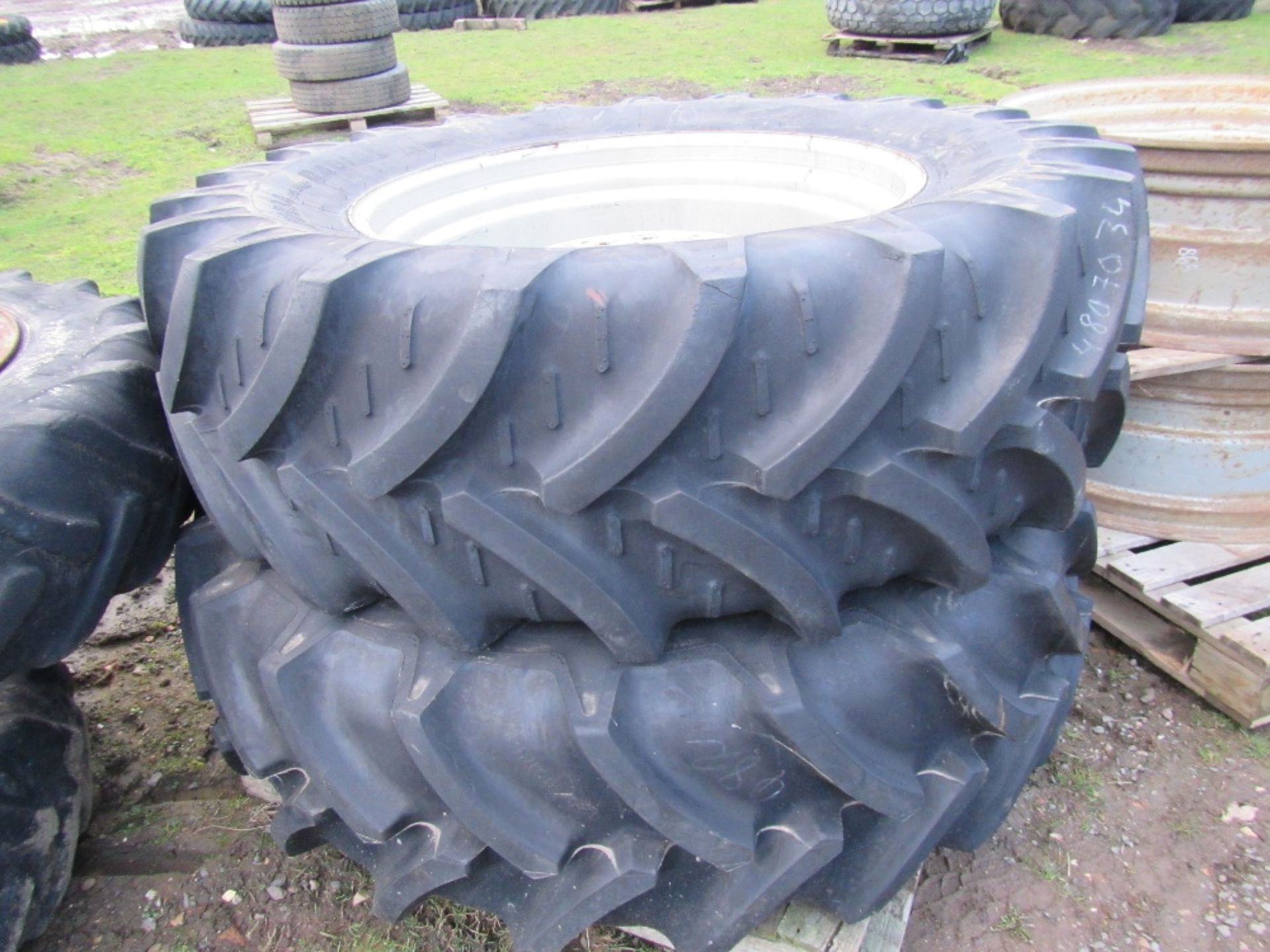 Massey Ferguson 460/85X34 Wheels