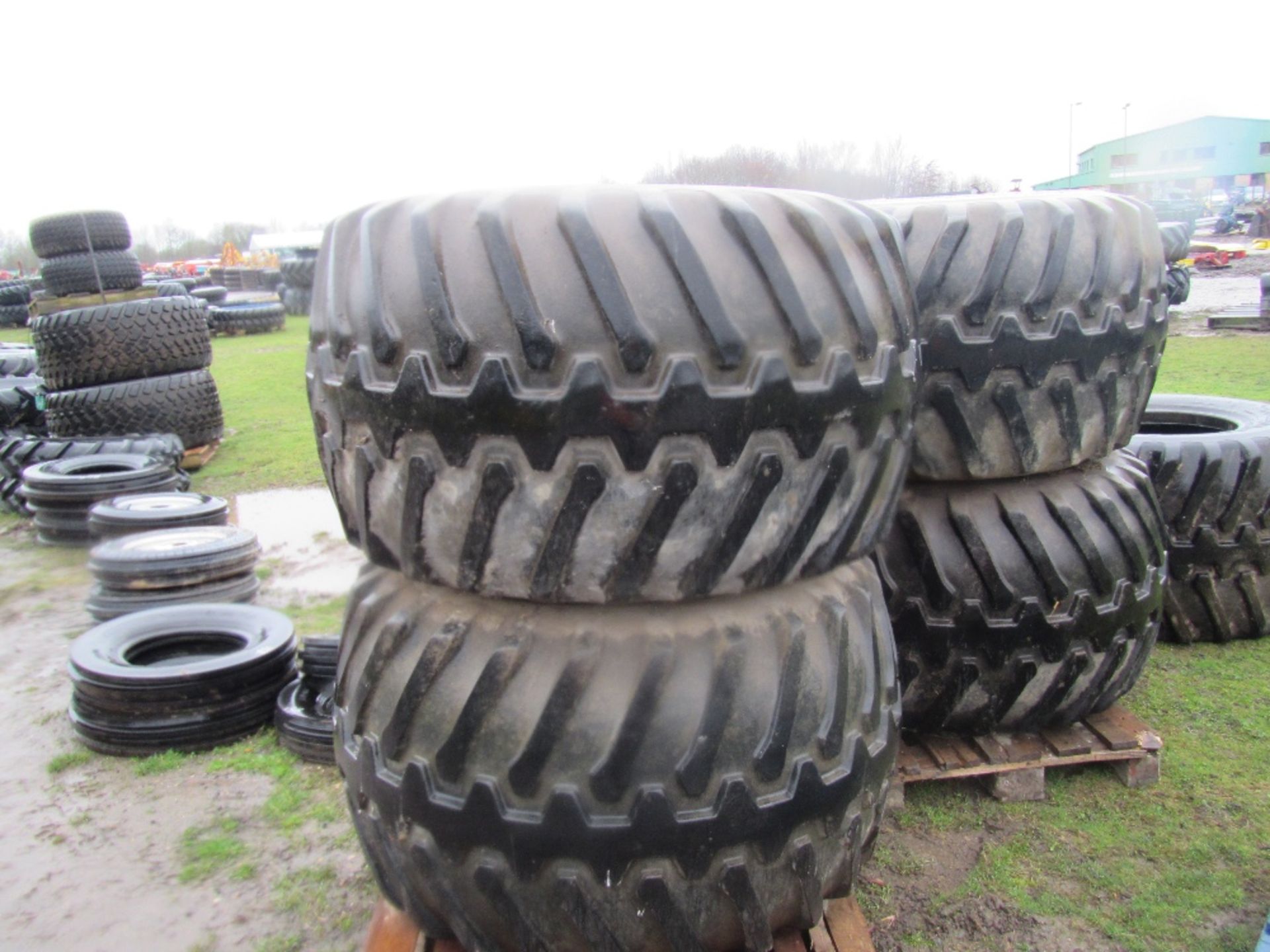 4no. Firestone 48 x 31 Flotation Tyres on 8 Stud Centres MB Trac Type plus Spare Tyre