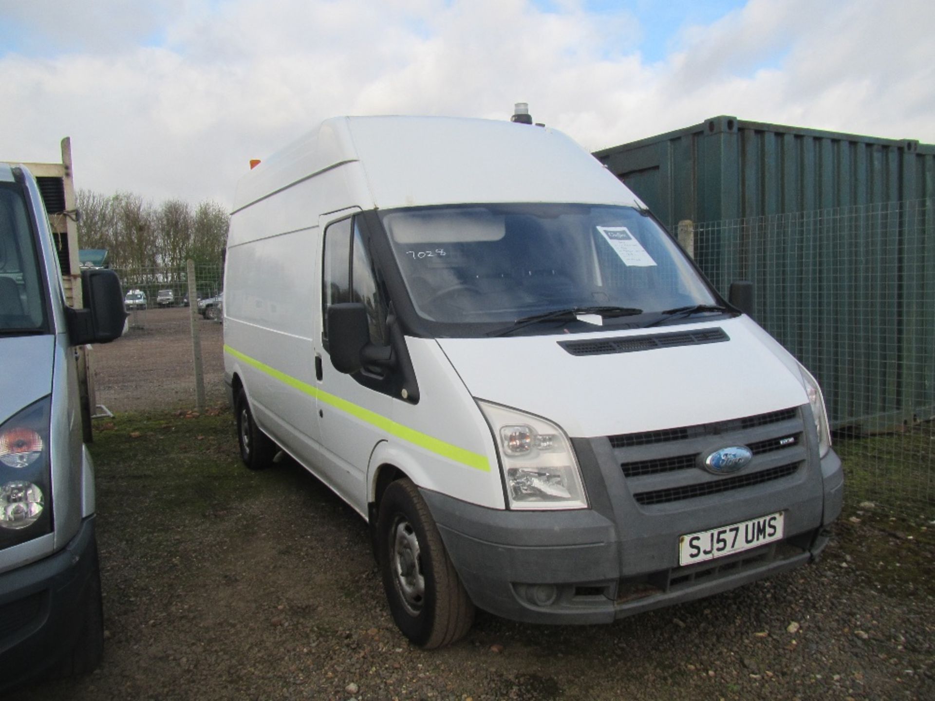 Ford Transit 350 LWB HR Panel Van. Reg Docs will be supplied. Mileage: 124,523. MOT till 20/8/17. - Image 3 of 6