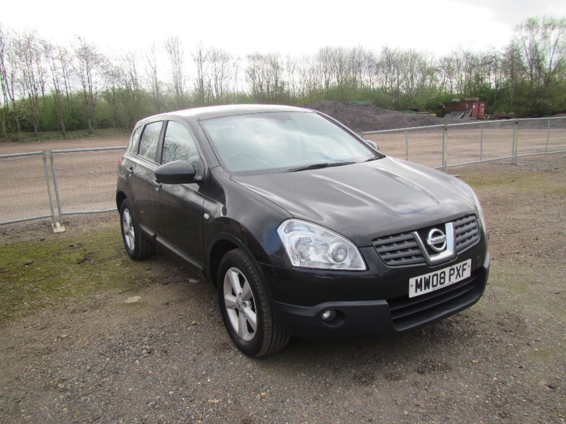 Nissan QashQai Tekna DCI Diesel Leather, Air Con, Heated Seats, 2 Keys, Parking Sensors, Towbar, - Image 3 of 6