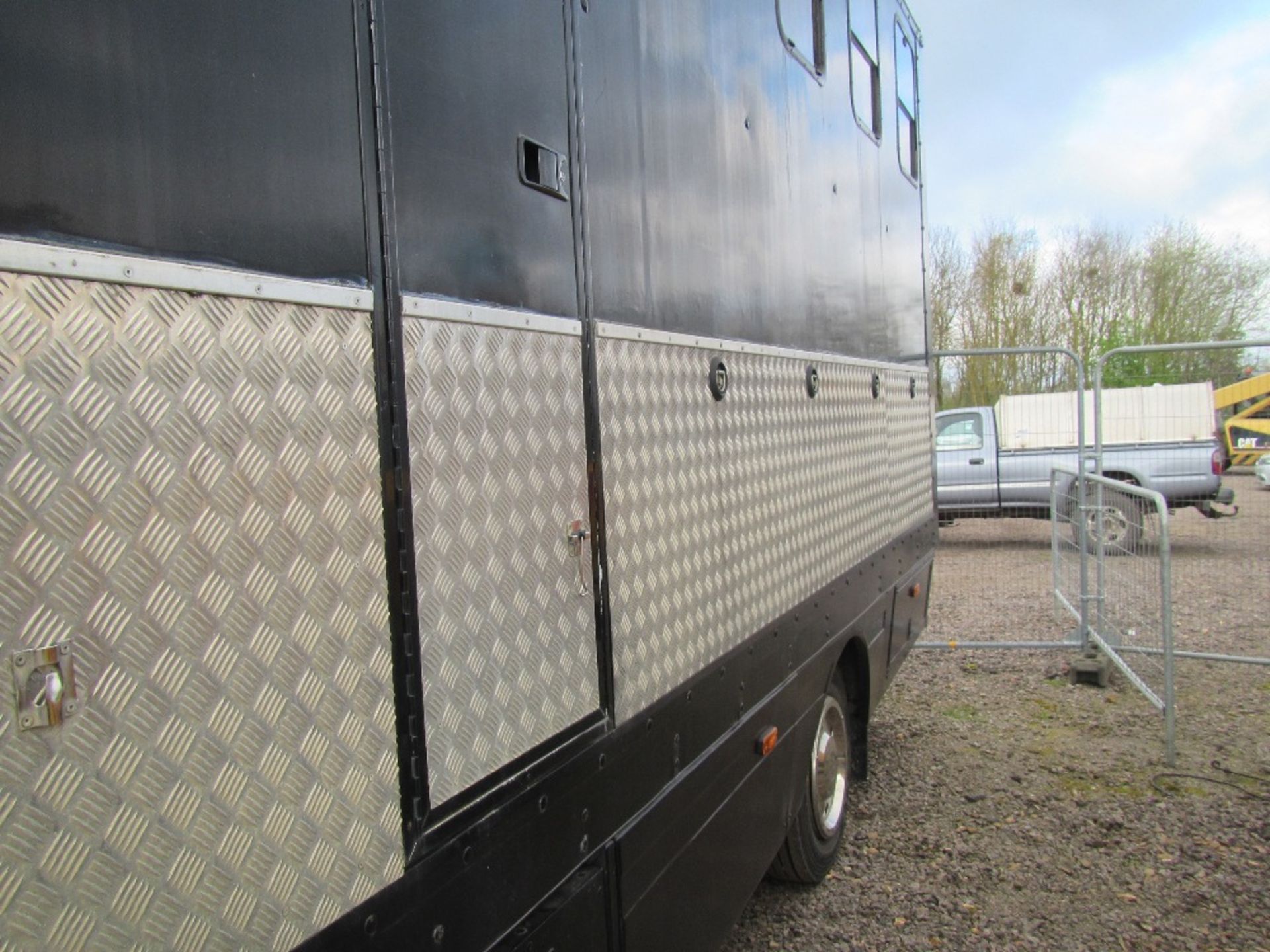 Iveco Cargo 7.5 Ton Horse Box c/w day Living Accommodation. Reg Docs will be supplied. Mileage: - Image 7 of 10