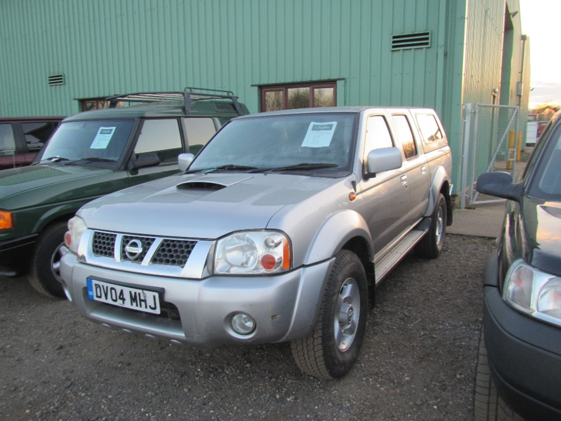 2004 Nissan Navara Double Cab Pick Up c/w Canopy. Reg Docs will be supplied. Mileage: 127,928. MOT