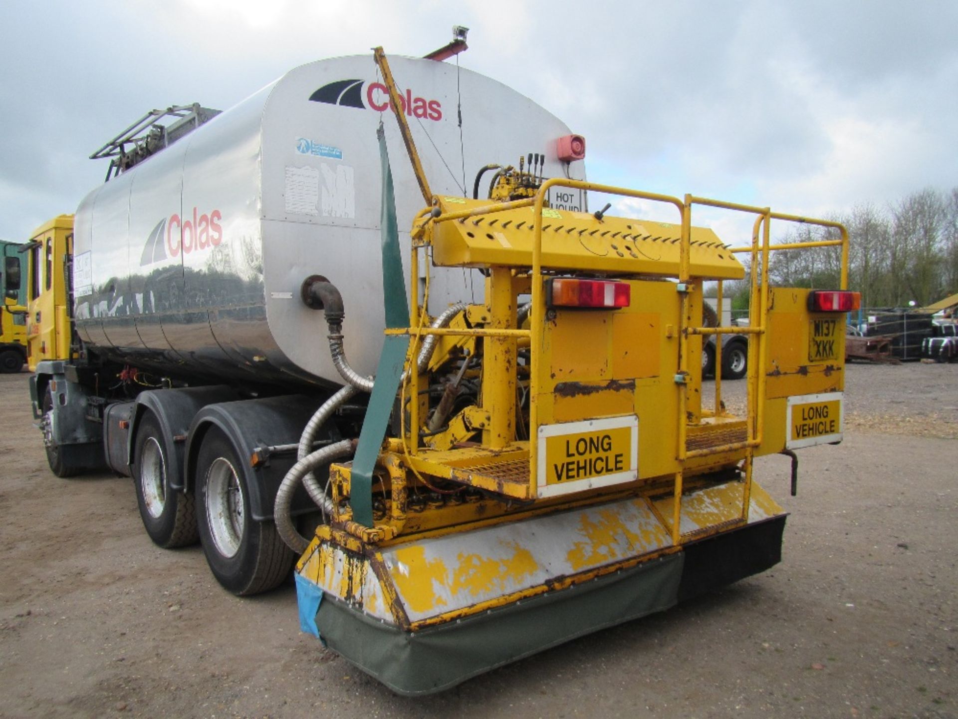 2000 ERF 6x4 Tar Sprayer 13500L Bitumen Tank, Phoenix Variable Width Spray Bar Lorry Reg. No. W137 - Image 6 of 7