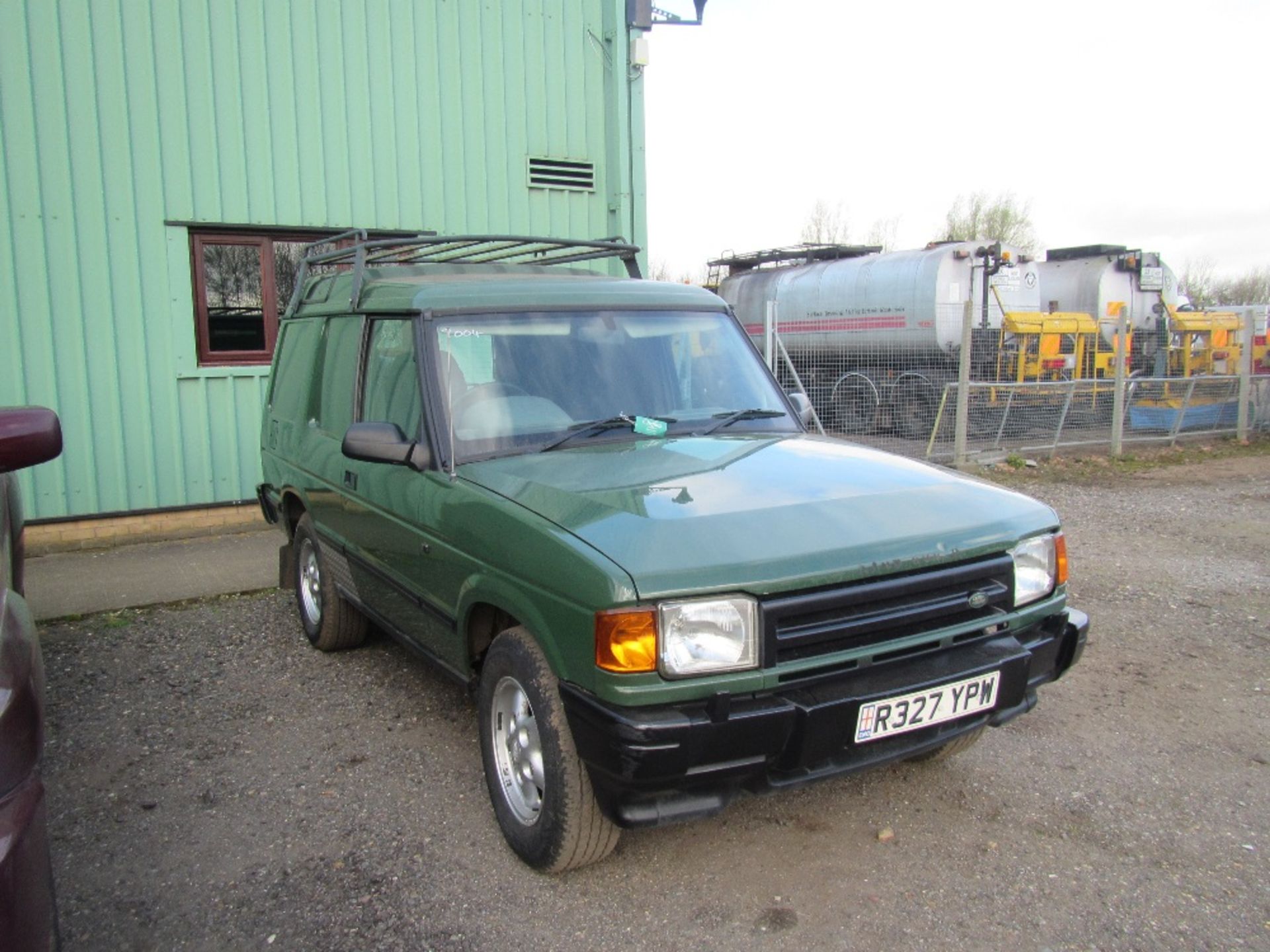 Land Rover TDI Van Reg Docs will be supplied. Mileage: 108,649. MOT till Dec 17 Reg. No. R327 YPW - Image 3 of 7