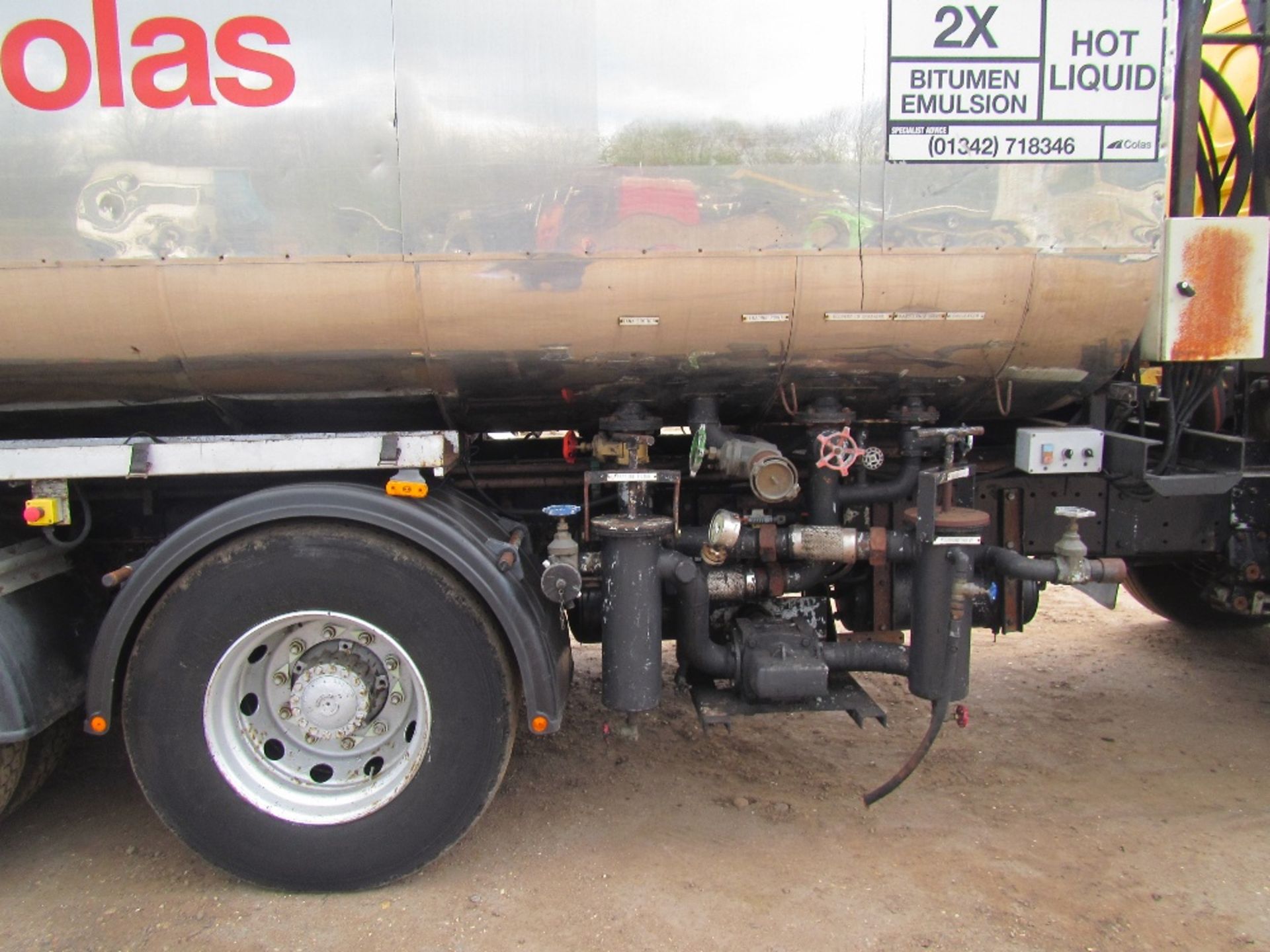 2000 ERF 6x4 Tar Sprayer 13500L Bitumen Tank, Phoenix Variable Width Spray Bar Lorry Reg. No. W137 - Image 4 of 7